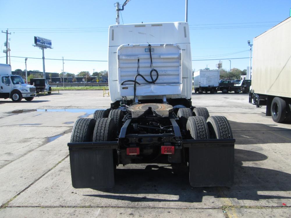 2014 WHITE /GRAY PROSTAR 2 DR with an V6 CUMMINGS engine, MANUAL transmission, located at 9172 North Fwy, Houston, TX, 77037, (713) 910-6868, 29.887470, -95.411903 - Photo #4