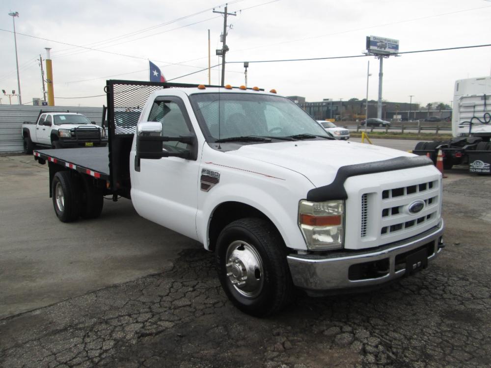 2008 WHITE /BEIGE Ford F-350 2 DR with an V8 engine, AUTOMATIC transmission, located at 9172 North Fwy, Houston, TX, 77037, (713) 910-6868, 29.887470, -95.411903 - Photo #2