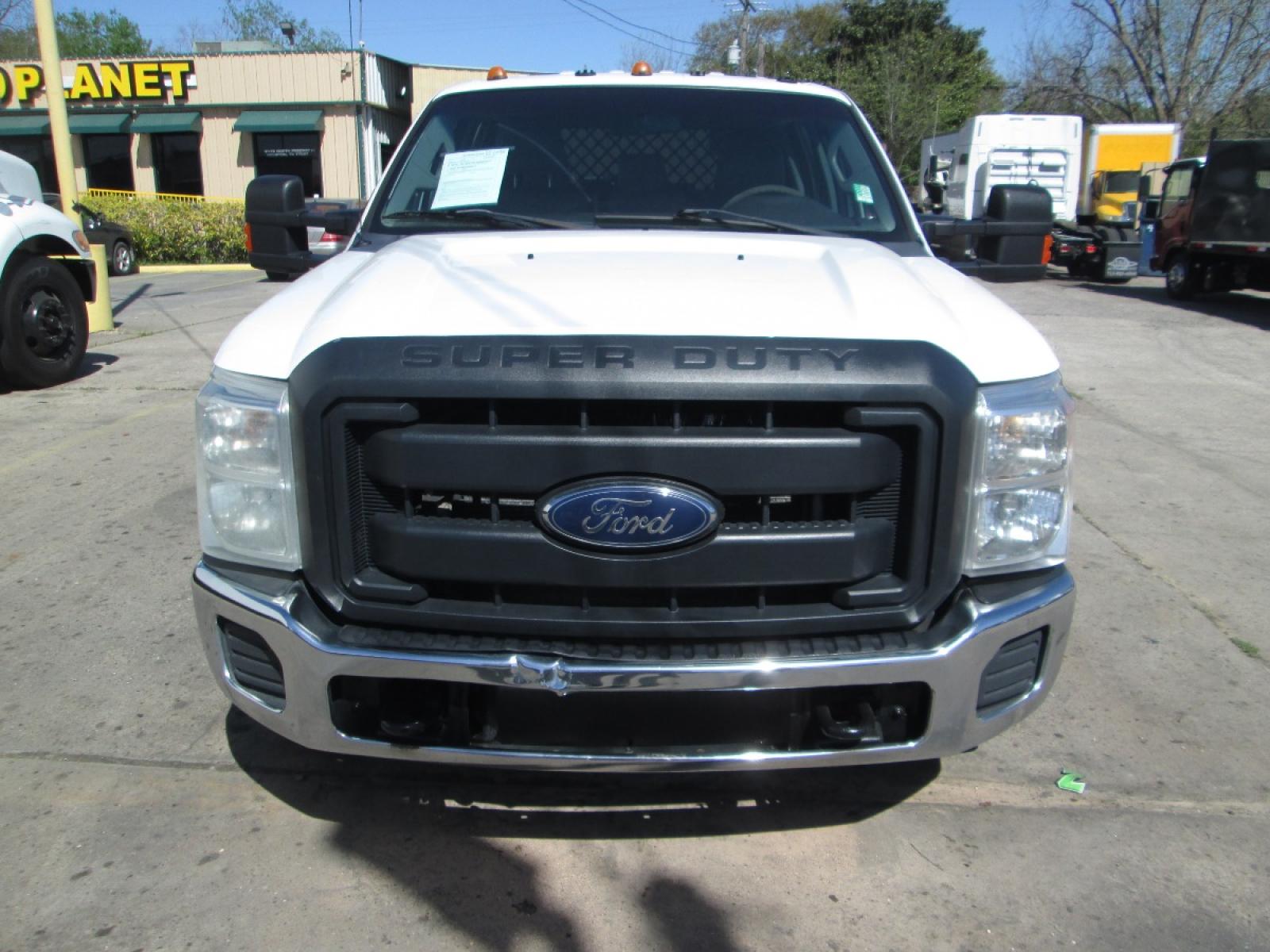 2013 WHITE /GRAY Ford F-350 4 DR with an V8 engine, AUTOMATIC transmission, located at 9172 North Fwy, Houston, TX, 77037, (713) 910-6868, 29.887470, -95.411903 - Photo #1