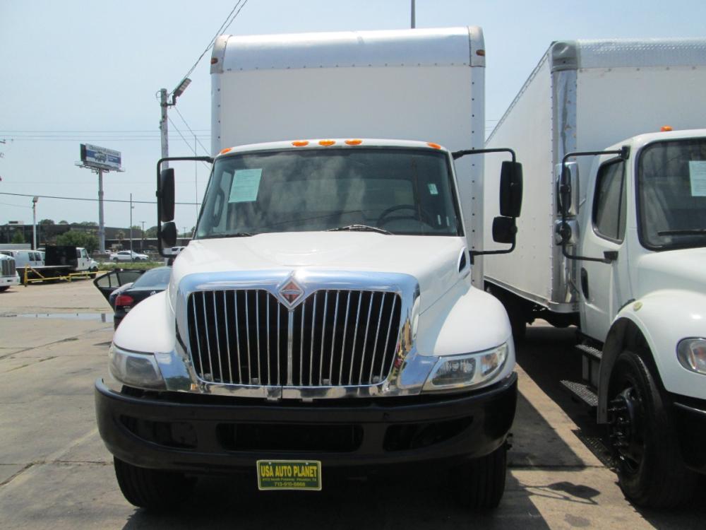2013 WHITE /GRAY INTERNATIONAL 4300 2 DR with an V6 engine, AUTOMATIC transmission, located at 9172 North Fwy, Houston, TX, 77037, (713) 910-6868, 29.887470, -95.411903 - Photo #1