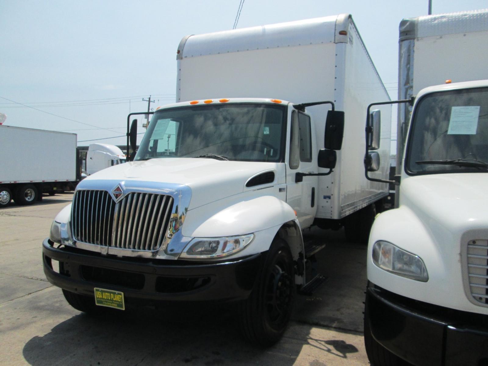 2013 WHITE /GRAY INTERNATIONAL 4300 2 DR with an V6 engine, AUTOMATIC transmission, located at 9172 North Fwy, Houston, TX, 77037, (713) 910-6868, 29.887470, -95.411903 - Photo #2