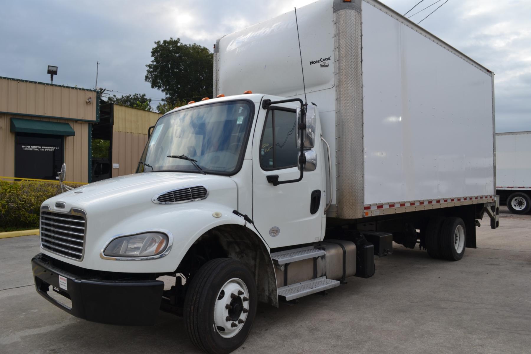 2018 WHITE /BLACK FREIGHTLINER M2-106 with an CUMMINS B 6.7L 200 HP engine, ALLISON 6SPD AUTOMATIC transmission, located at 9172 North Fwy, Houston, TX, 77037, (713) 910-6868, 29.887470, -95.411903 - 18FT BOX W/ ALUMINUM LIFT GATE, RATIO: 4.78, WB: 218, AIR RIDE, AIR BRAKES, 100 GALLON FUEL TANK, DEF FLUID, 103X102 BOX DIMENSIONS, POWER WINDOWS & LOCKS, REVERSE CAMERA COLD A/C - Photo #0