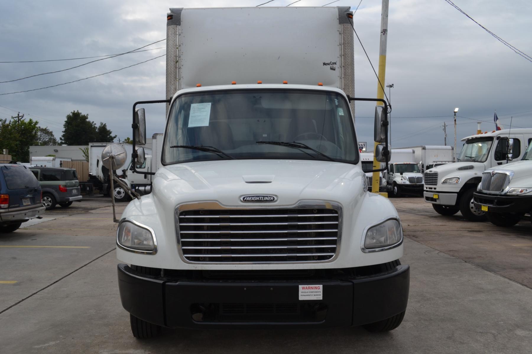 2018 WHITE /BLACK FREIGHTLINER M2-106 with an CUMMINS B 6.7L 200 HP engine, ALLISON 6SPD AUTOMATIC transmission, located at 9172 North Fwy, Houston, TX, 77037, (713) 910-6868, 29.887470, -95.411903 - 18FT BOX W/ ALUMINUM LIFT GATE, RATIO: 4.78, WB: 218, AIR RIDE, AIR BRAKES, 100 GALLON FUEL TANK, DEF FLUID, 103X102 BOX DIMENSIONS, POWER WINDOWS & LOCKS, REVERSE CAMERA COLD A/C - Photo #1