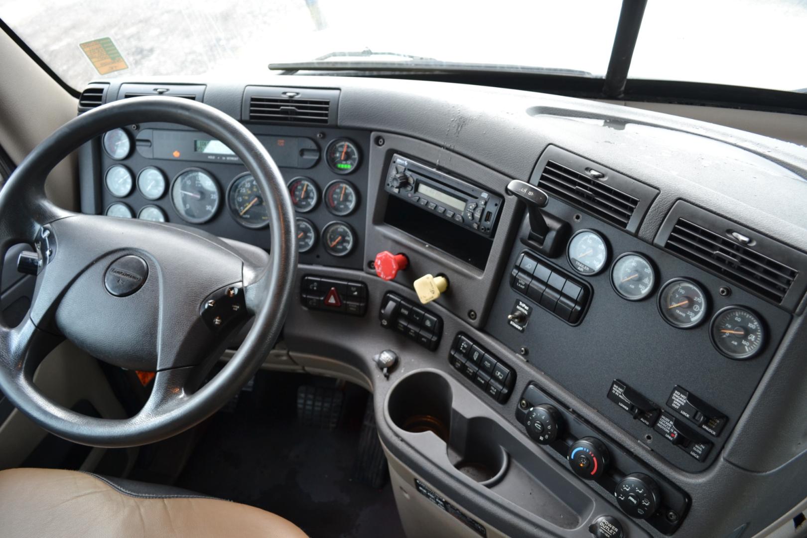 2011 WHITE FREIGHTLINER CASCADIA 125 with an DETROIT DD15 14.8L 560HP engine, EATON FULLER 10SPD MANUAL transmission, located at 9172 North Fwy, Houston, TX, 77037, (713) 910-6868, 29.887470, -95.411903 - Photo#14