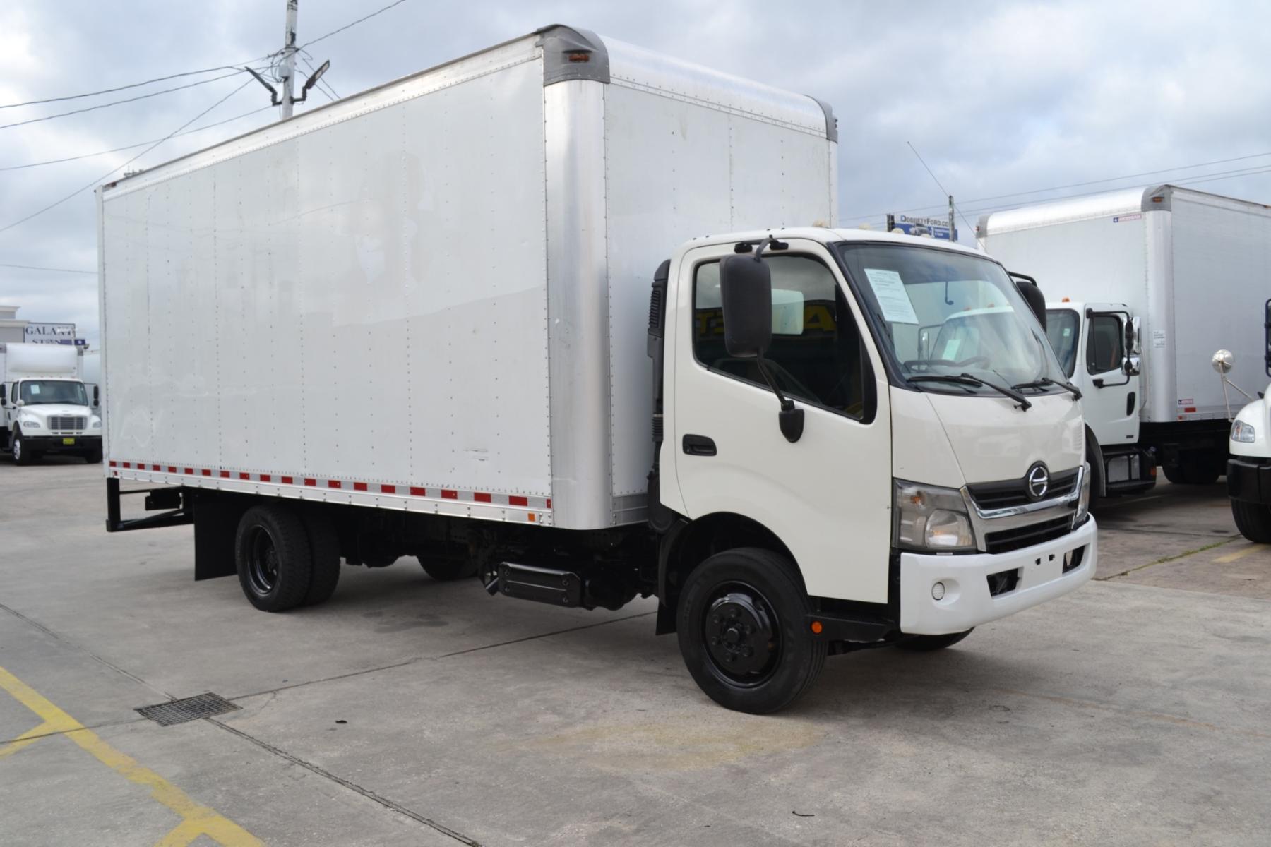 2016 WHITE HINO 195 with an HINO 4CYL 5L 210HP engine, AUTOMATIC transmission, located at 9172 North Fwy, Houston, TX, 77037, (713) 910-6868, 29.887470, -95.411903 - 20FT BOX, 17,950LB GVWR, DEF FLUID, COLD A/C, GOOD RUBBER - Photo #0