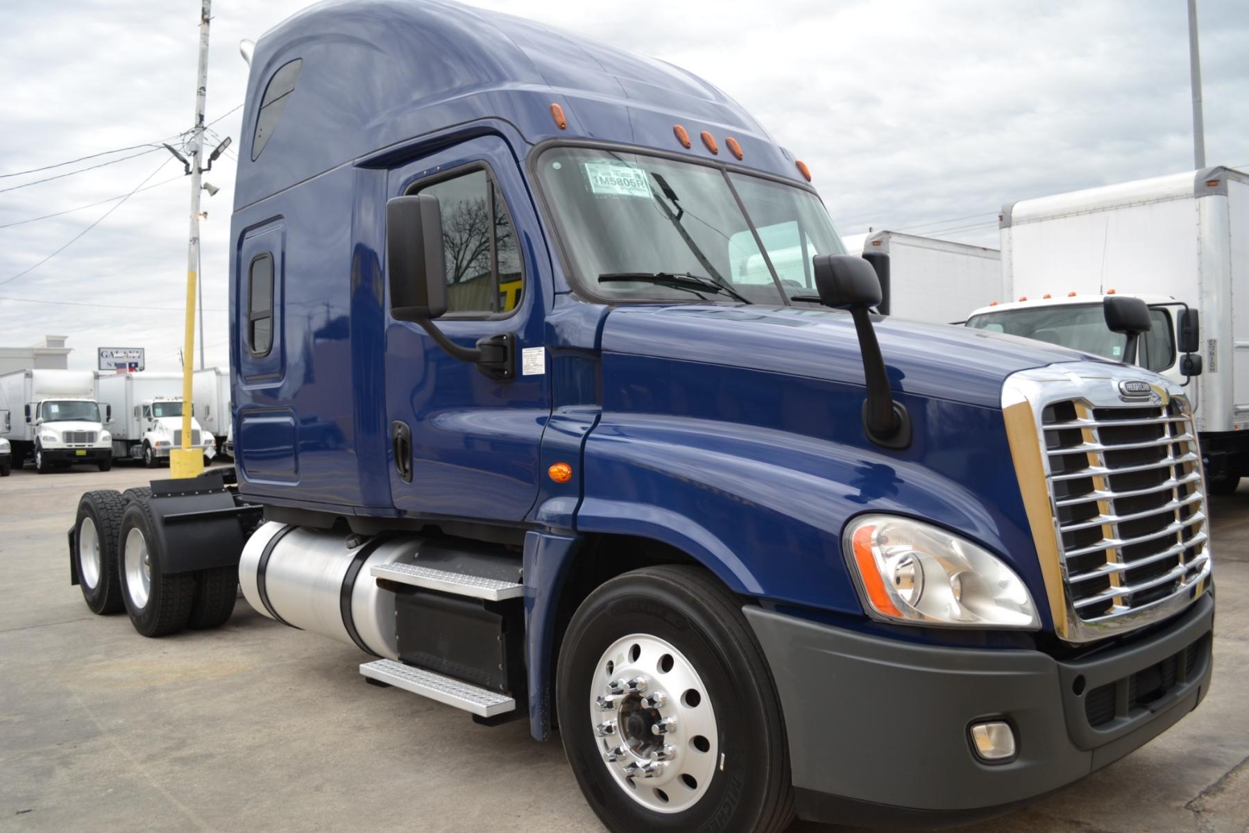 2016 BLUE FREIGHTLINER CASCADIA 125 with an DETROIT DD15 14.8L 455HP engine, EATON FULLER 10SPD MANUAL transmission, located at 9172 North Fwy, Houston, TX, 77037, (713) 910-6868, 29.887470, -95.411903 - 72" RAISED ROOF SLEEPER, DOUBLE BUNK, WB: 236 , RATIO: 3.25, ELECTRIC APU, DUAL 100 GALLON FUEL TANKS, ALUMINUM WHEELS, AIR RIDE , AIR BRAKES, DIFF LOCK, SLIDING 5TH WHEEL, CRUISE CONTROL,. COLD A/C, POWER WINDOWS & LOCKS, HEATED MIRRORS, 53,300LB GVWR - Photo #0