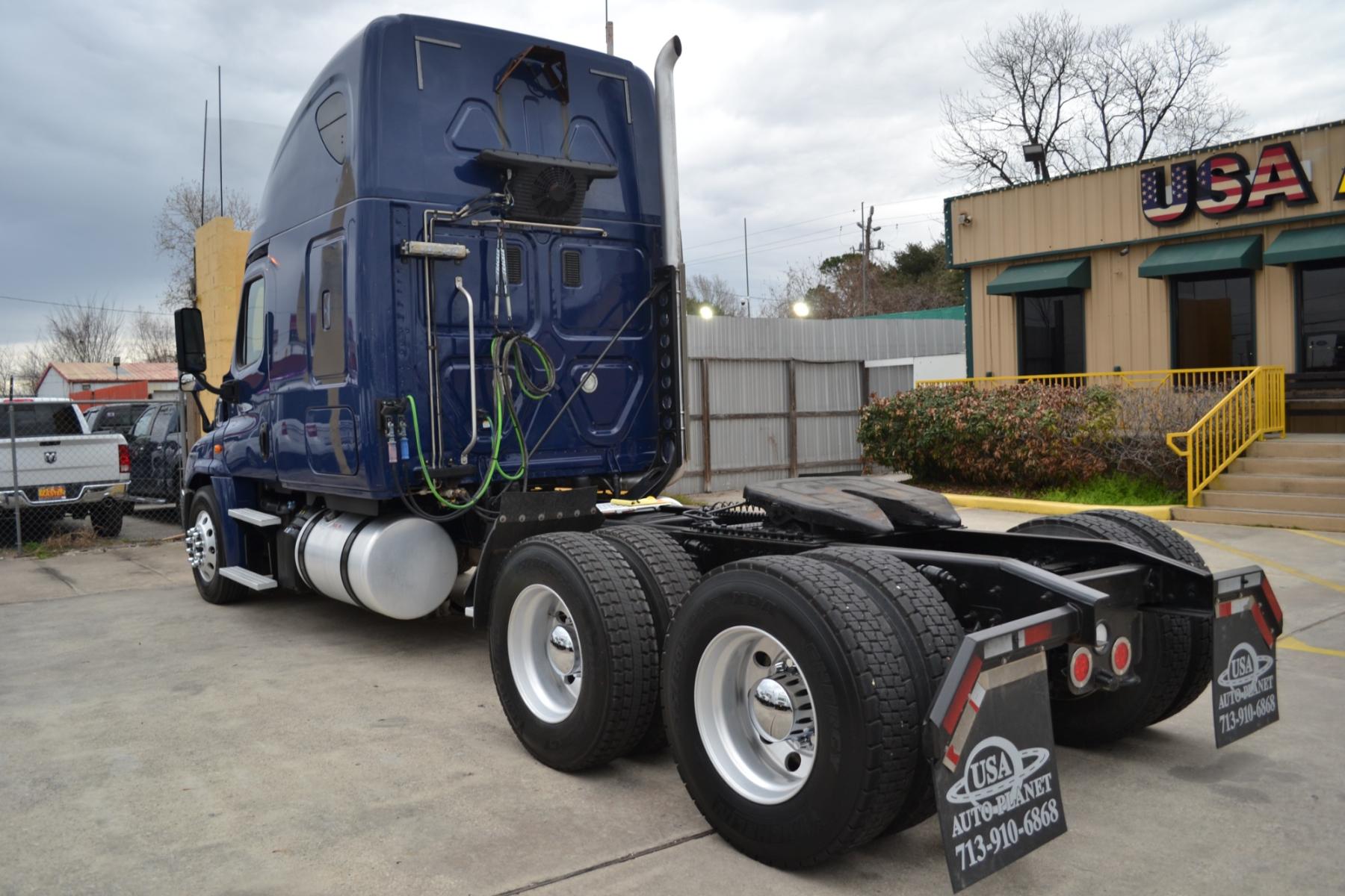 2016 BLUE FREIGHTLINER CASCADIA 125 with an DETROIT DD15 14.8L 455HP engine, EATON FULLER 10SPD MANUAL transmission, located at 9172 North Fwy, Houston, TX, 77037, (713) 910-6868, 29.887470, -95.411903 - 72" RAISED ROOF SLEEPER, DOUBLE BUNK, WB: 236 , RATIO: 3.25, ELECTRIC APU, DUAL 100 GALLON FUEL TANKS, ALUMINUM WHEELS, AIR RIDE , AIR BRAKES, DIFF LOCK, SLIDING 5TH WHEEL, CRUISE CONTROL,. COLD A/C, POWER WINDOWS & LOCKS, HEATED MIRRORS, 53,300LB GVWR - Photo #6
