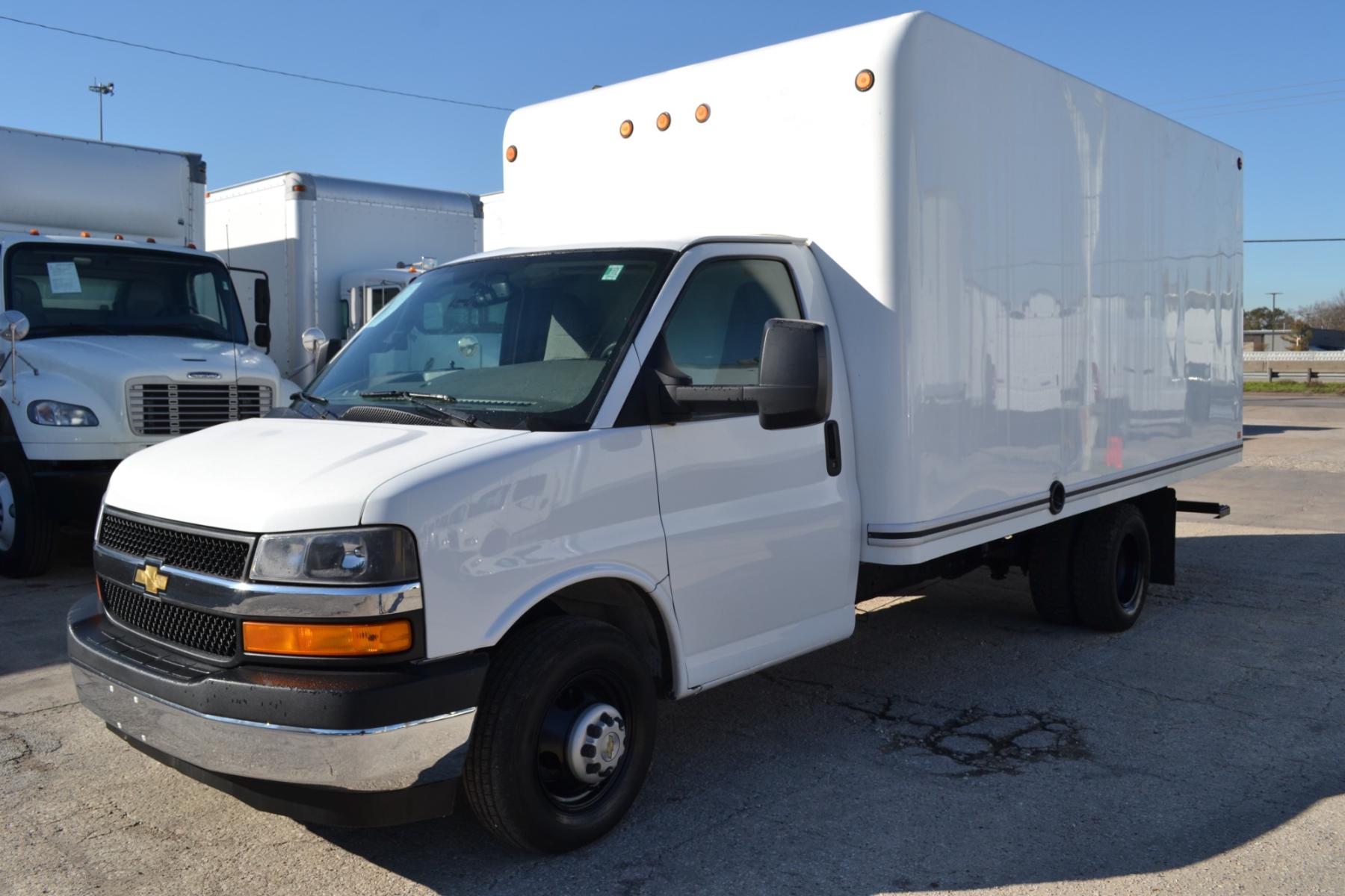 2018 WHITE CHEVROLET 3500 with an V8 6.0L engine, AUTOMATIC transmission, located at 9172 North Fwy, Houston, TX, 77037, (713) 910-6868, 29.887470, -95.411903 - 14FT FIBERGLASS BOX, 14,200LB GVWR, POWER WINDOWS & LOCKS, GOOD RUBBER, FLEET MIANTAINED - Photo #0