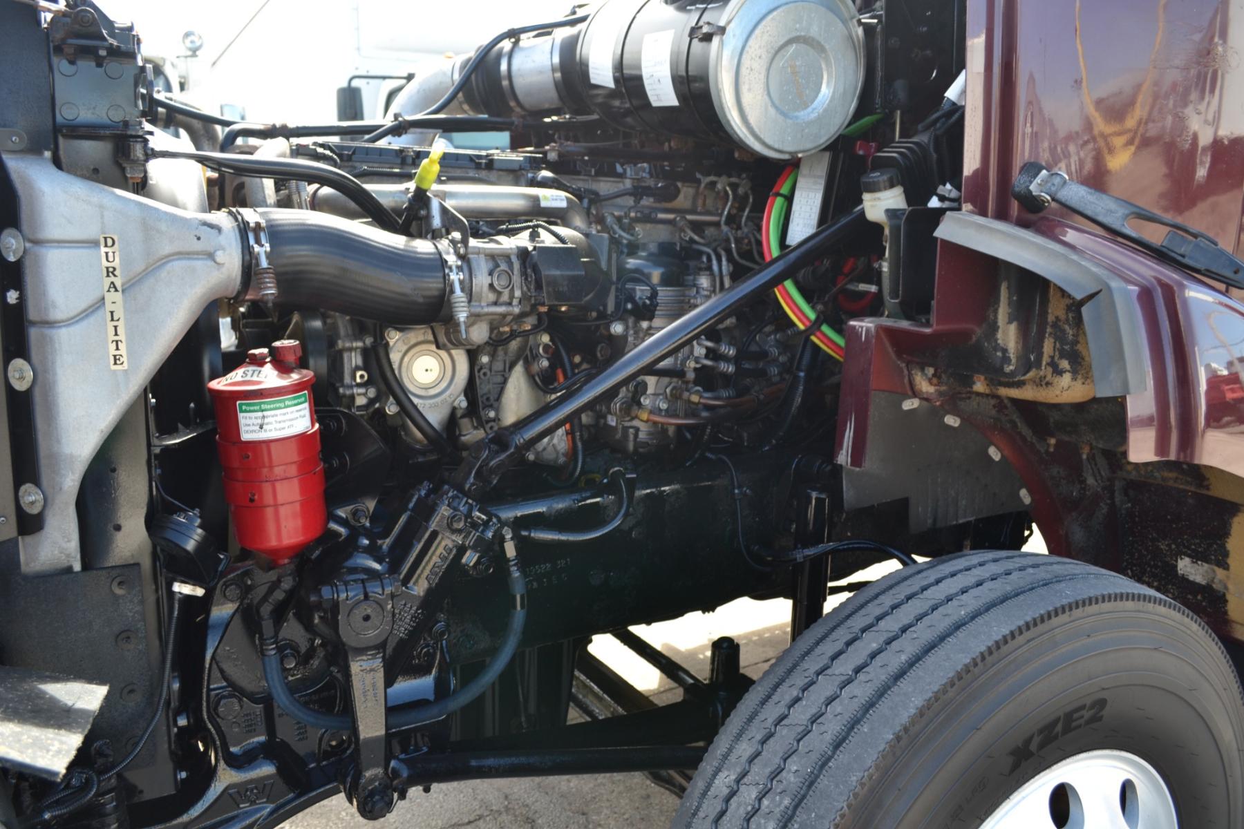 2014 MAROON WESTERN STAR 4900SB with an DETROIT DD13 12.8L 470HP engine, EATON FULLER 10SPD MANUAL transmission, located at 9172 North Fwy, Houston, TX, 77037, (713) 910-6868, 29.887470, -95.411903 - Photo #9