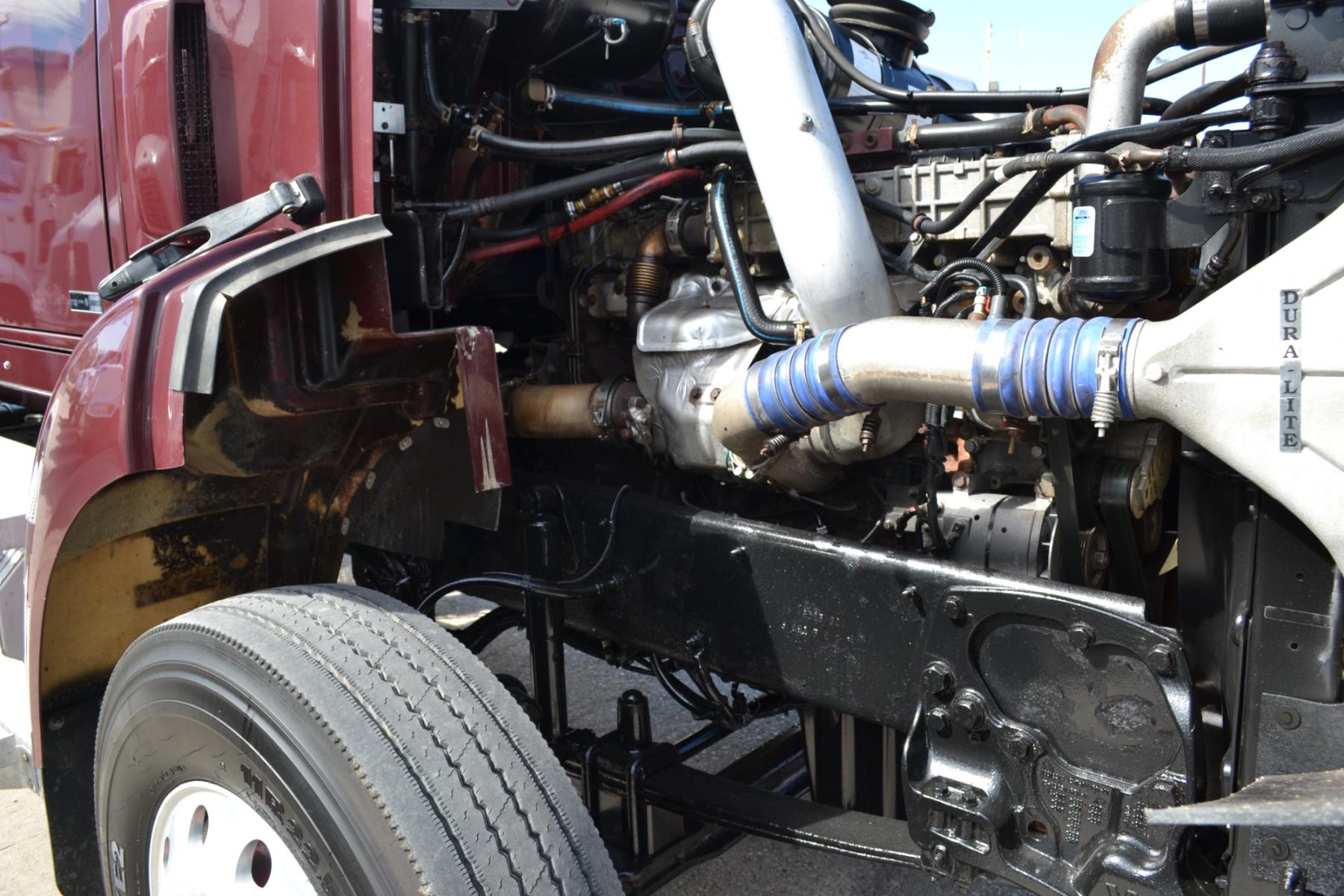 2014 MAROON WESTERN STAR 4900SB with an DETROIT DD13 12.8L 470HP engine, EATON FULLER 10SPD MANUAL transmission, located at 9172 North Fwy, Houston, TX, 77037, (713) 910-6868, 29.887470, -95.411903 - Photo #10