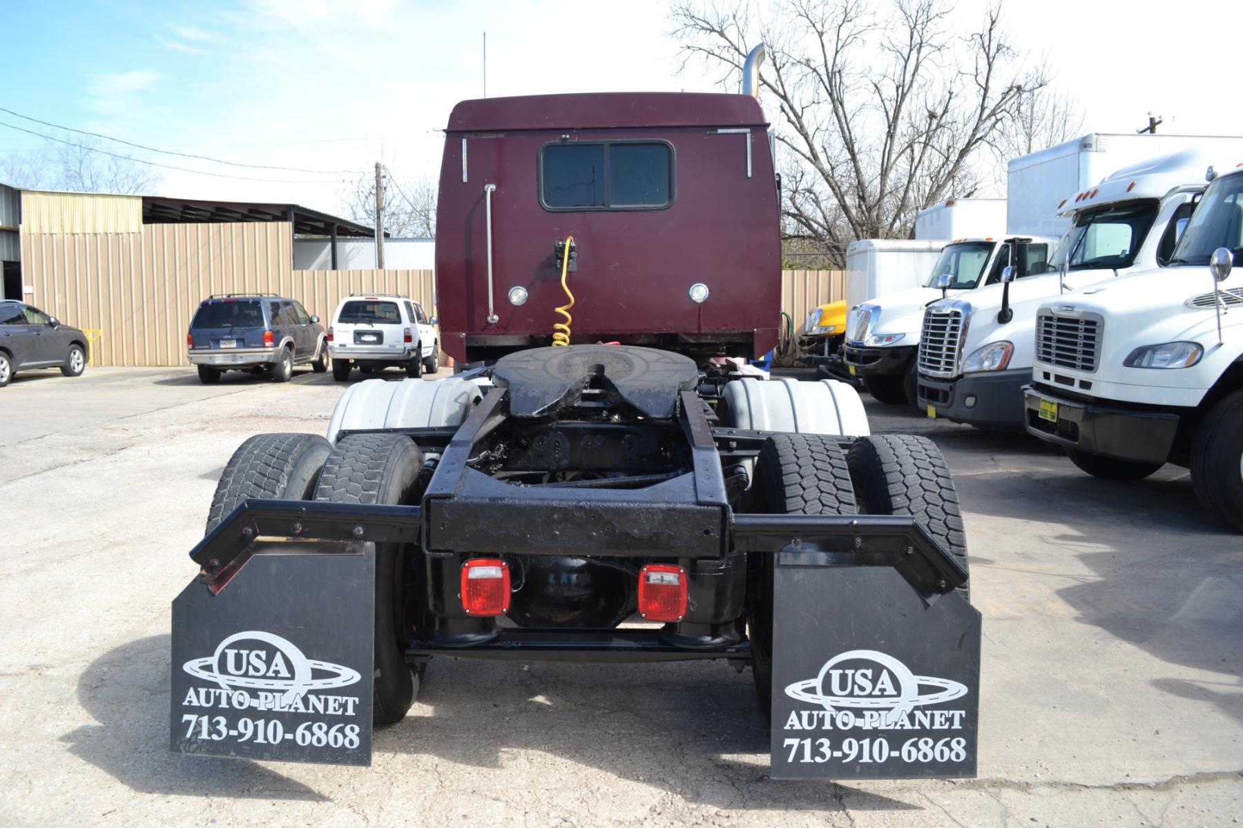 2014 MAROON WESTERN STAR 4900SB with an DETROIT DD13 12.8L 470HP engine, EATON FULLER 10SPD MANUAL transmission, located at 9172 North Fwy, Houston, TX, 77037, (713) 910-6868, 29.887470, -95.411903 - 36" FLAT TOP SLEEPER, WB: 215, RATIO: 3.90, ENGINE BRAKE, AIR RIDE, DIFF LOCK, CRUISE CONTROL, 150 GALLON FUEL TANK, COLD A/C, GOOD RUBBER - Photo #5