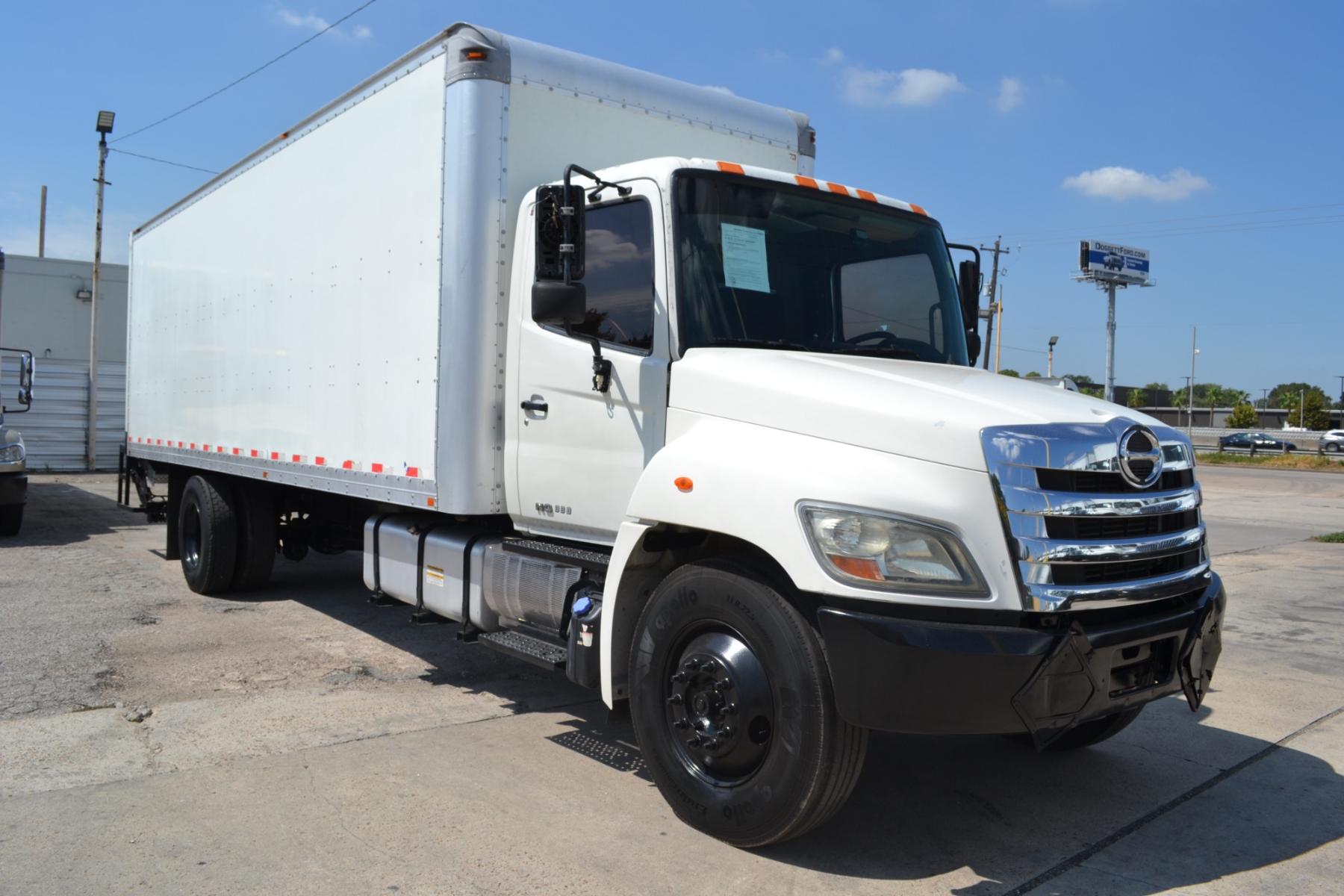 2012 WHITE HINO 338 with an HINO J08E-VB 8L 260HP engine, 6SPD MANUAL transmission, located at 9172 North Fwy, Houston, TX, 77037, (713) 910-6868, 29.887470, -95.411903 - SUPREME 26FT BOX, 3,000LB ALUMINUM LIFT GATE, 33,000LB GVWR , 12'6FT CLEARANCE, HEIGHT 91" X WIDTH 96" , 90 GALLON FUEL TANK, SPRING RIDE, COLD A/C , CRUISE COMTROL, POWER WINDOWS & LOCKS - Photo #2