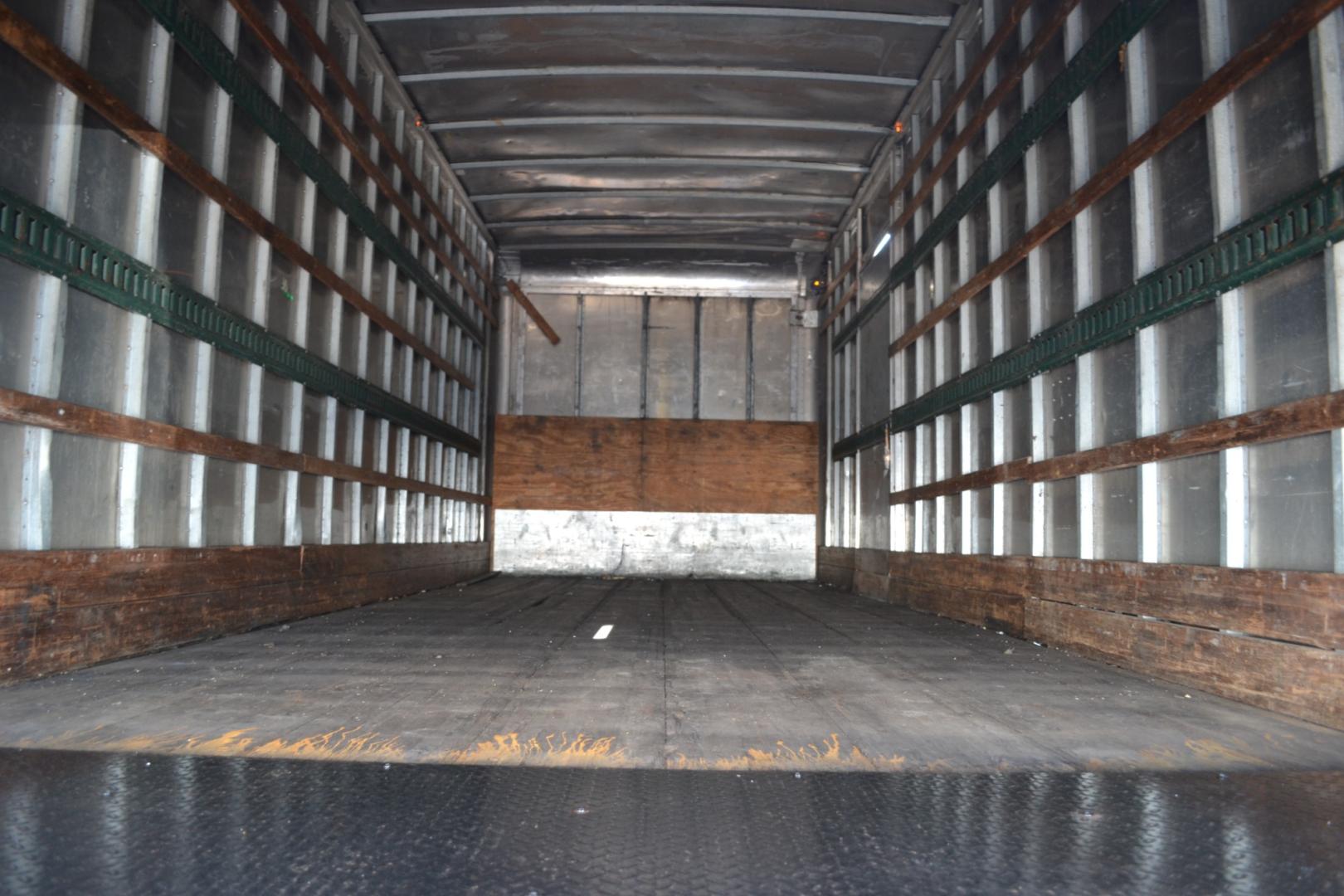 2014 WHITE FREIGHTLINER M2-106 with an CUMMINS ISB 6.7L 220HP engine, ALLISON 2200HS AUTOMATIC transmission, located at 9172 North Fwy, Houston, TX, 77037, (713) 910-6868, 29.887470, -95.411903 - Photo#6