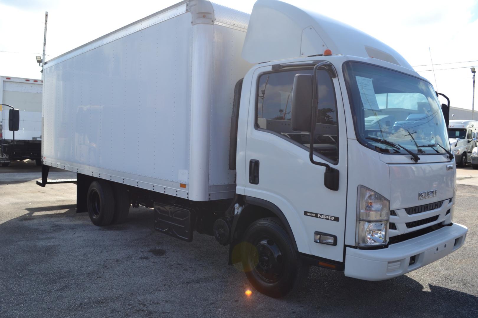 2016 WHITE ISUZU NPR with an 4JJ1-TC 3.0L 4CYL DIESEL engine, AUTOMATIC transmission, located at 9172 North Fwy, Houston, TX, 77037, (713) 910-6868, 29.887470, -95.411903 - Photo#2