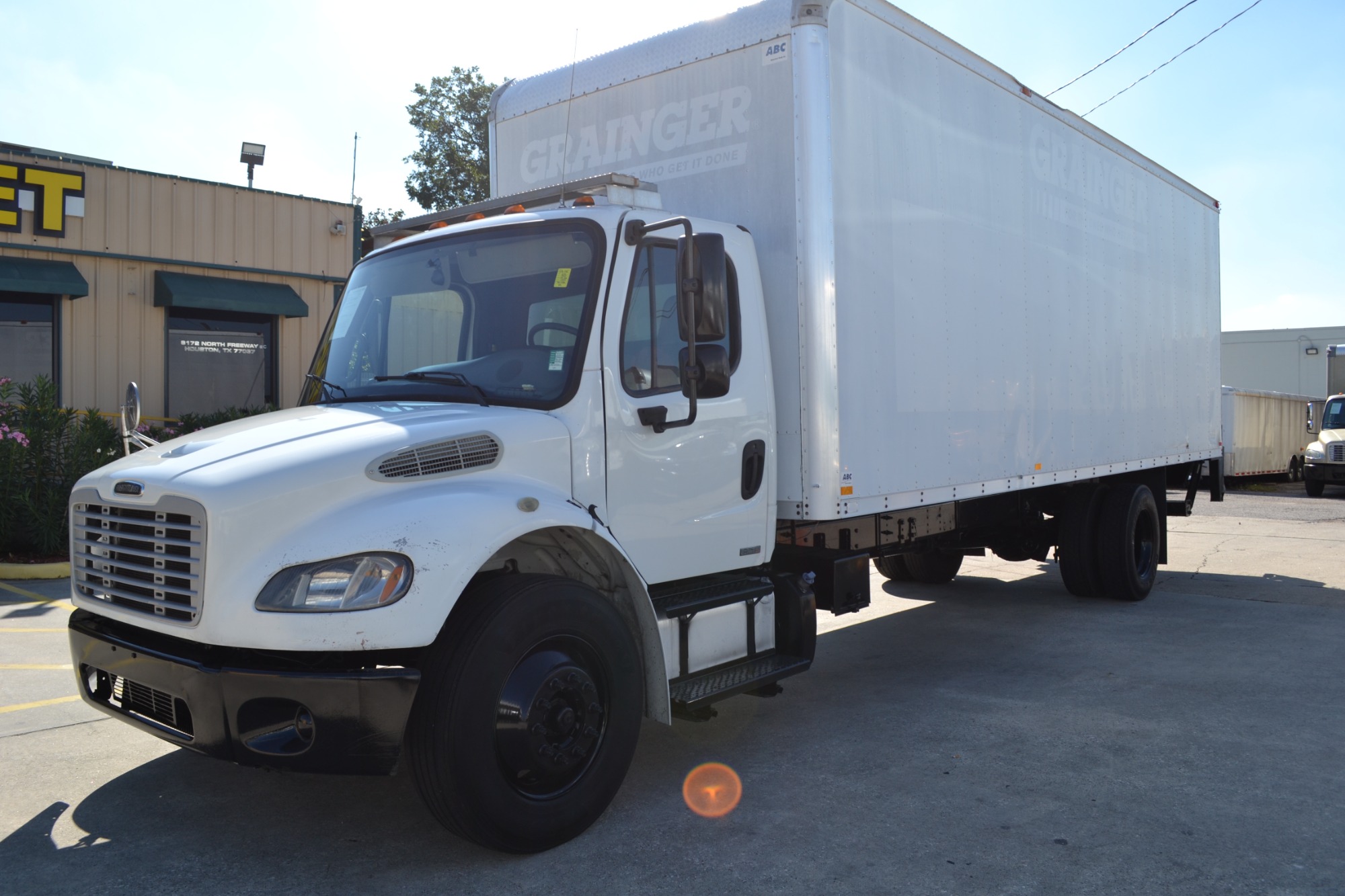 photo of 2011 FREIGHTLINER M2-106 26FT BOX 