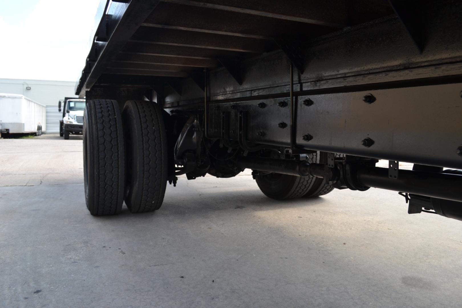 2016 WHITE /GRAY FREIGHTLINER M2-106 with an CUMMINS ISB 6.7L 220HP engine, ALLISON 2100HS AUTOMATIC transmission, located at 9172 North Fwy, Houston, TX, 77037, (713) 910-6868, 29.887470, -95.411903 - Photo#7