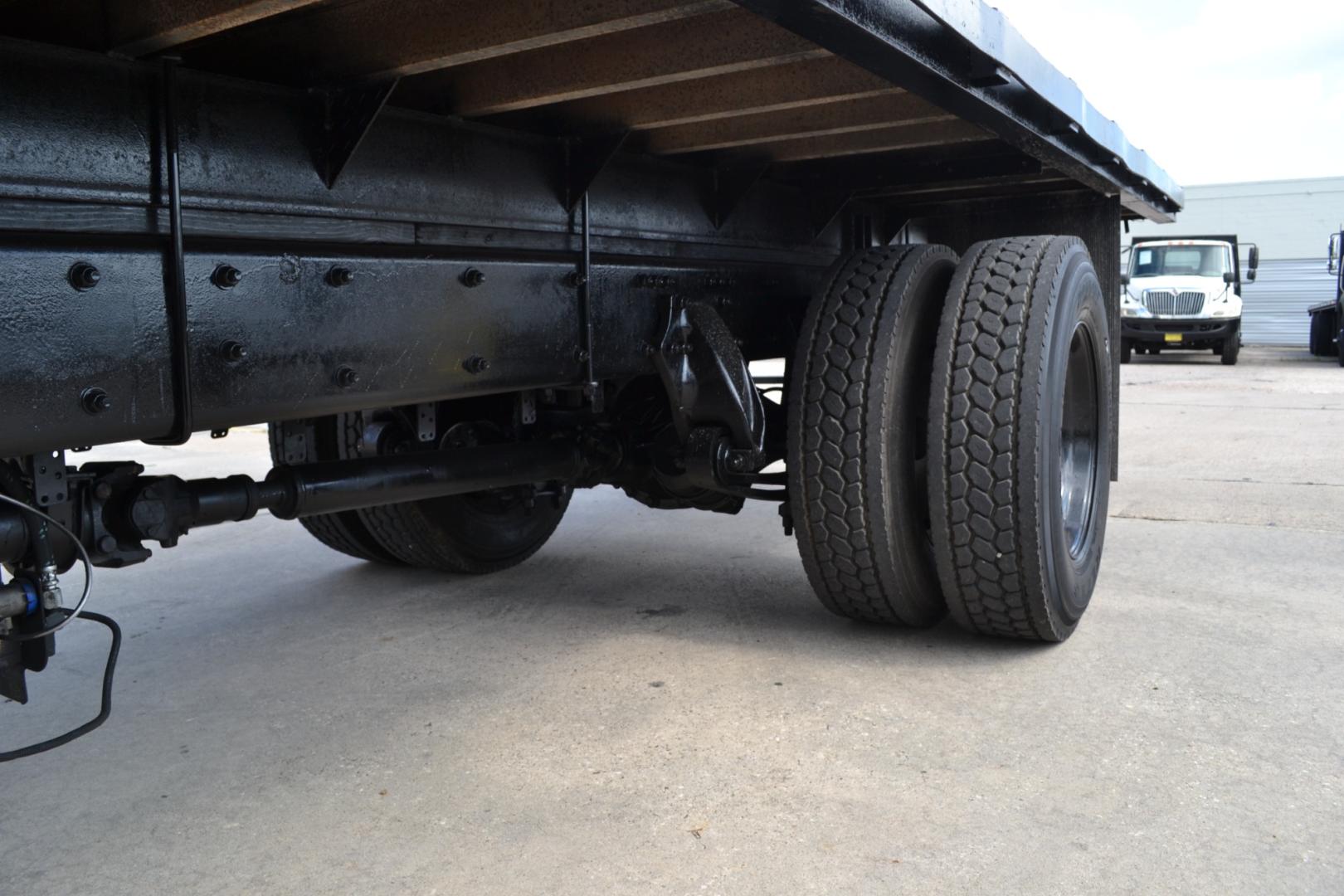 2016 WHITE /GRAY FREIGHTLINER M2-106 with an CUMMINS ISB 6.7L 220HP engine, ALLISON 2100HS AUTOMATIC transmission, located at 9172 North Fwy, Houston, TX, 77037, (713) 910-6868, 29.887470, -95.411903 - Photo#8