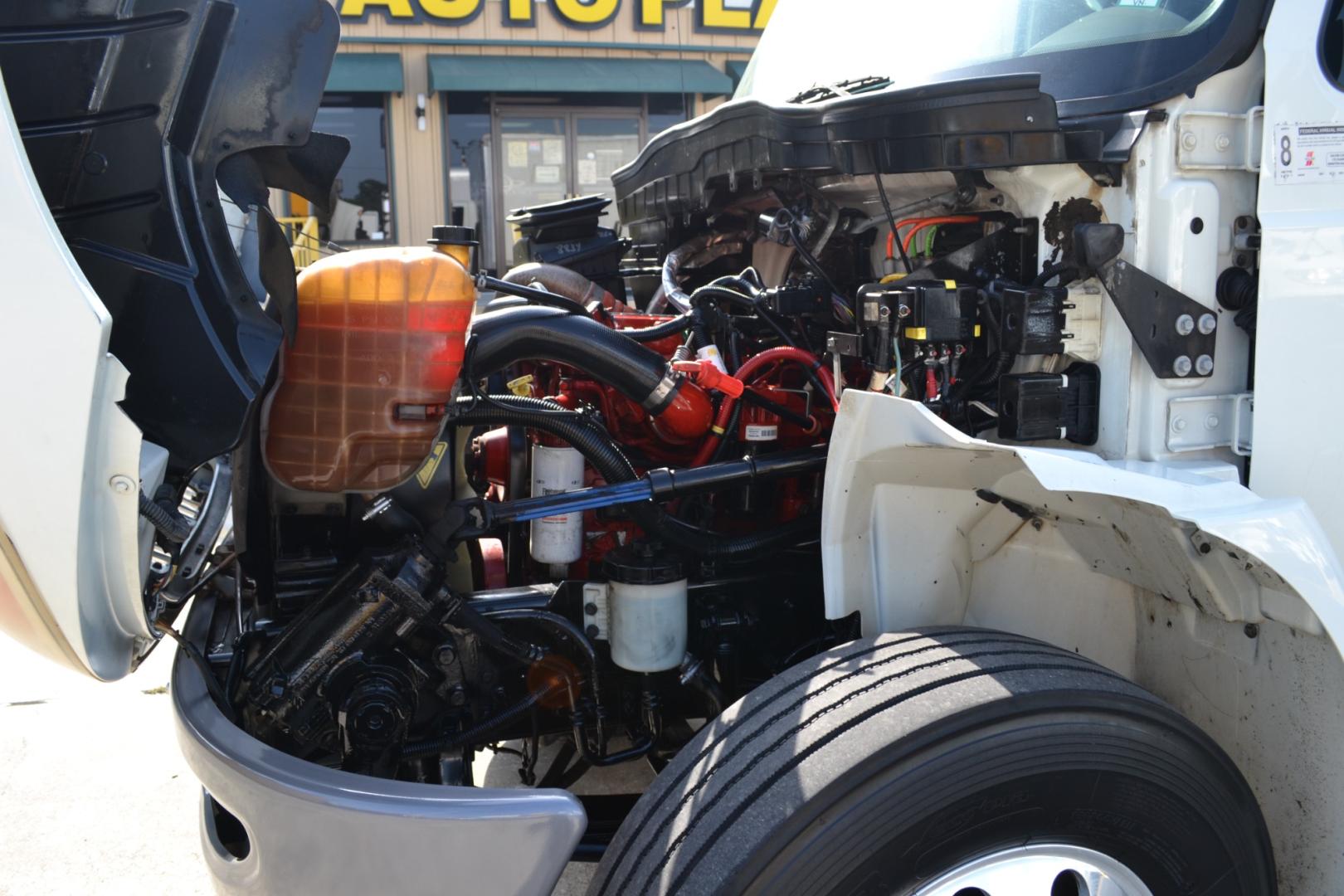 2017 WHITE /GRAY INTERNATIONAL 4300 with an CUMMINS ISB 6.7L 240HP engine, ALLISON 2100HS AUTOMATIC transmission, located at 9172 North Fwy, Houston, TX, 77037, (713) 910-6868, 29.887470, -95.411903 - 25,999LB GVWR NON CDL, 26FT BOX, AIR RIDE SUSPENSION, 103" X 102" BOX DIMENSIONS, DUAL 50 GALLON FUEL TANKS , EXHAUST BRAKE, COLD A/C - Photo#10