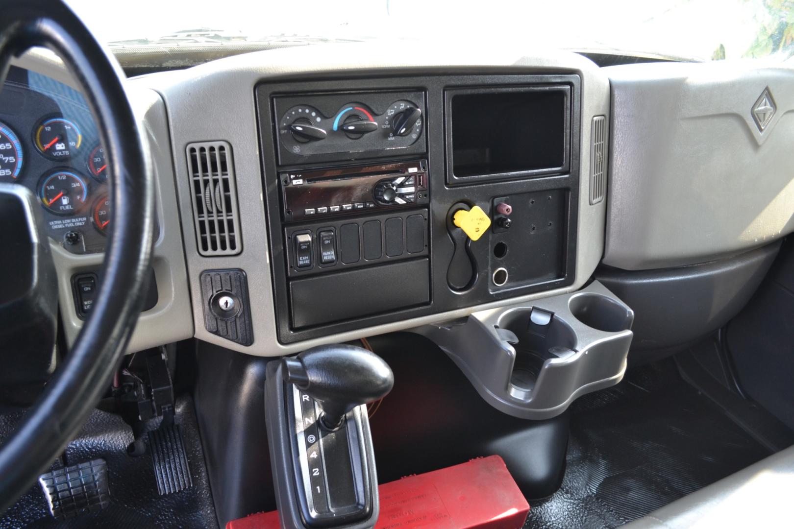 2017 WHITE /GRAY INTERNATIONAL 4300 with an CUMMINS ISB 6.7L 240HP engine, ALLISON 2100HS AUTOMATIC transmission, located at 9172 North Fwy, Houston, TX, 77037, (713) 910-6868, 29.887470, -95.411903 - 25,999LB GVWR NON CDL, 26FT BOX, AIR RIDE SUSPENSION, 103" X 102" BOX DIMENSIONS, DUAL 50 GALLON FUEL TANKS , EXHAUST BRAKE, COLD A/C - Photo#16