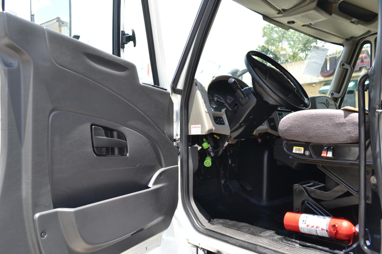 2016 WHITE /GRAY INTERNATIONAL 4300 with an CUMMINS ISB 6.7L 240HP engine, ALLISON 2500RDS AUTOMATIC transmission, located at 9172 North Fwy, Houston, TX, 77037, (713) 910-6868, 29.887470, -95.411903 - Photo#14