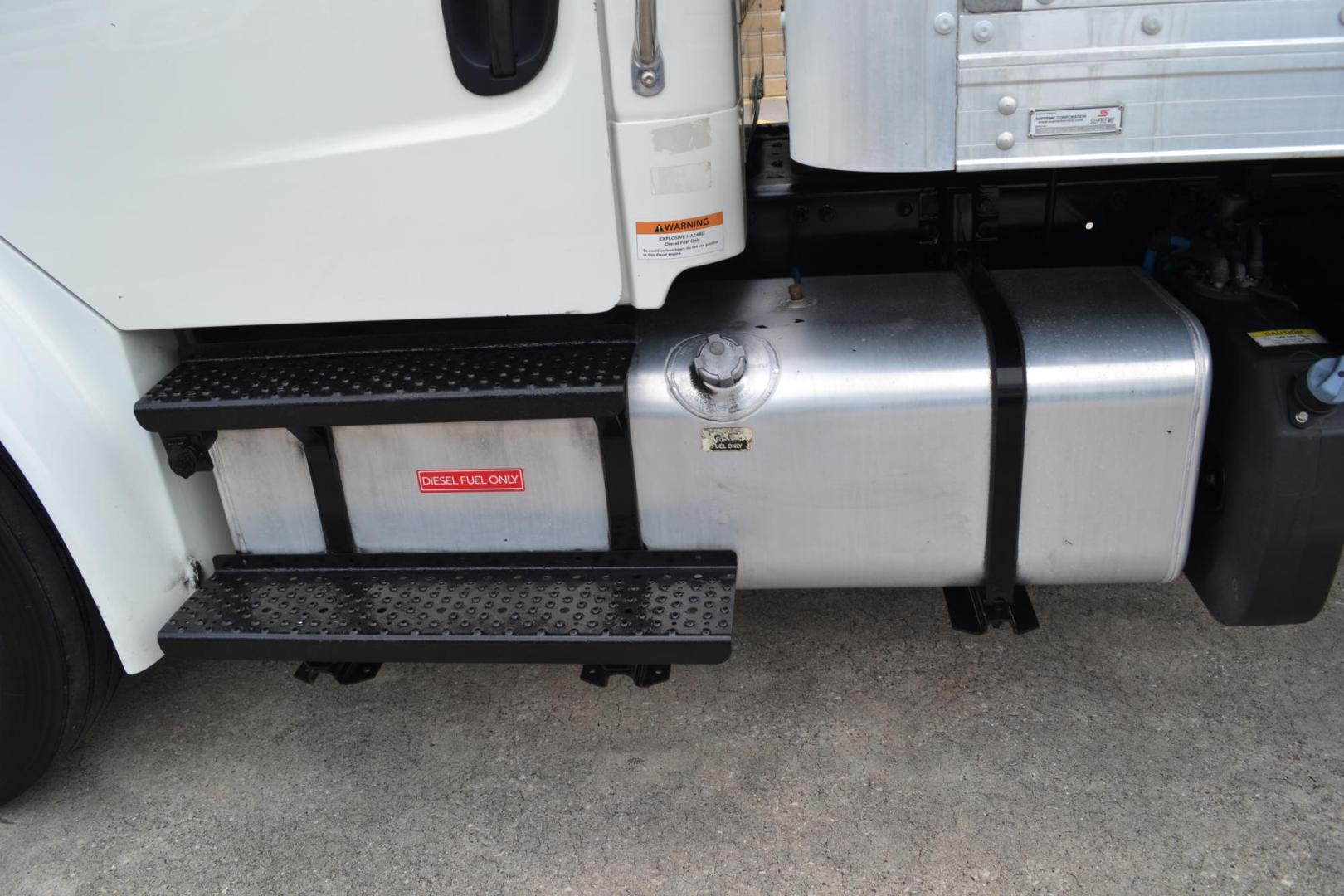 2018 WHITE /GRAY FREIGHTLINER M2-106 with an CUMMINS B6.7L 220HP engine, EATON FULLER PROCISION AUTOMATIC transmission, located at 9172 North Fwy, Houston, TX, 77037, (713) 910-6868, 29.887470, -95.411903 - 26,000LB GVWR, SUPREME 26FT BOX, 13'1FT CLEARANCE, 103" X 102", WALTCO 3,000 LB ALUMINUM LIFT GATE, AIR RIDE, 80 GALLON FUEL TANK, E-TRACKS - Photo#9