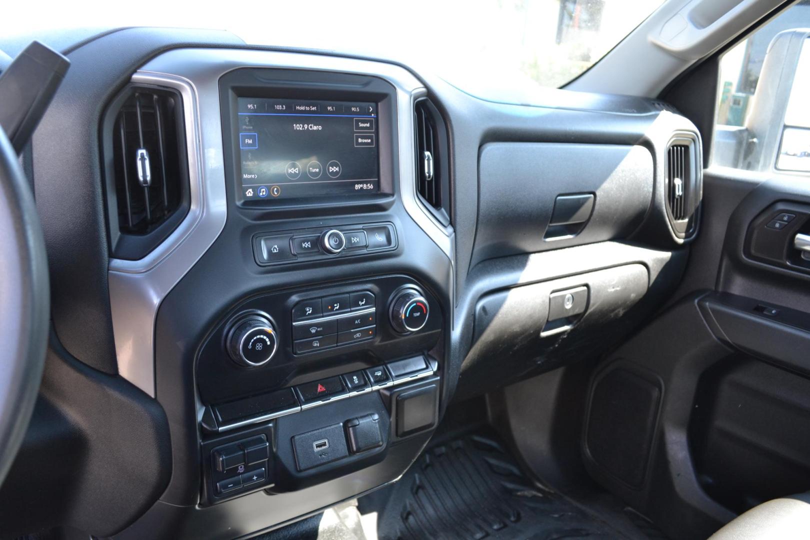 2020 WHITE /GRAY CHEVROLET 3500 (1GB3WRE70LF) with an VORTEC 6.6L V8 engine, AUTOMATIC transmission, located at 9172 North Fwy, Houston, TX, 77037, (713) 910-6868, 29.887470, -95.411903 - Photo#14