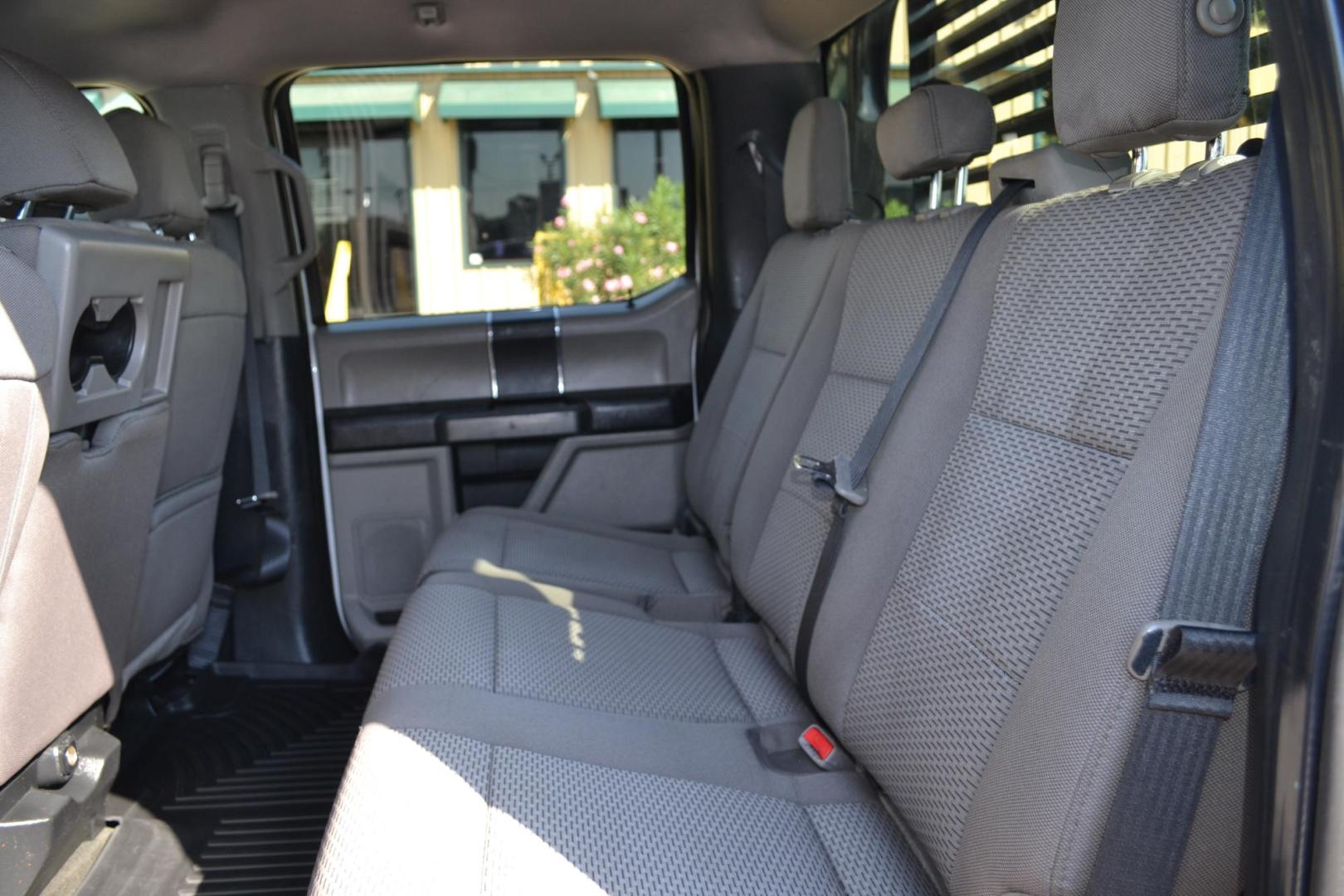 2017 WHITE /BLACK Ford F-550 with an POWERSTROKE 6.7L DIESEL engine, AUTOMATIC transmission, located at 9172 North Fwy, Houston, TX, 77037, (713) 910-6868, 29.887470, -95.411903 - 19,500LB GVWR , 11FT FLATBED , 90" WIDE, GOOSENECK/BUMPER PULL HITCH, 4X4, WHEELBASE: 200", RATIO: 4.10, CREW CAB, POWER WINDOWS, LOCKS, & MIRRORS, ALUMINUM WHEELS, 2 X TOOLBOXES - Photo#8