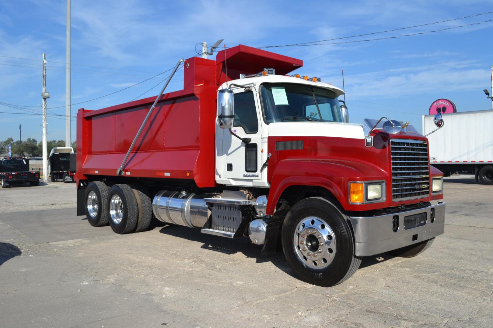 2013 RED /GRAY MACK CHU613 with an MACK MP8 12.8L 505HP engine, MAXITORQUE 18SPD MANUAL transmission, located at 9172 North Fwy, Houston, TX, 77037, (713) 910-6868, 29.887470, -95.411903 - BRAND NEW 17.5FT DUMP BODY, 14K FRONT, 40K REARS, AIR RIDE, FULL LOCKERS, ENGINE BRAKE, WB: 238", RATIO: 3.98, ALUMINUM WHEELS, ELECTRIC TARP, 11R24.5, 175 GALLON FUEL CAPACITY, POWER WINDOWS, LOCKS, & MIRRORS, COLD A/C, FLEET MAINTAINED - Photo#0
