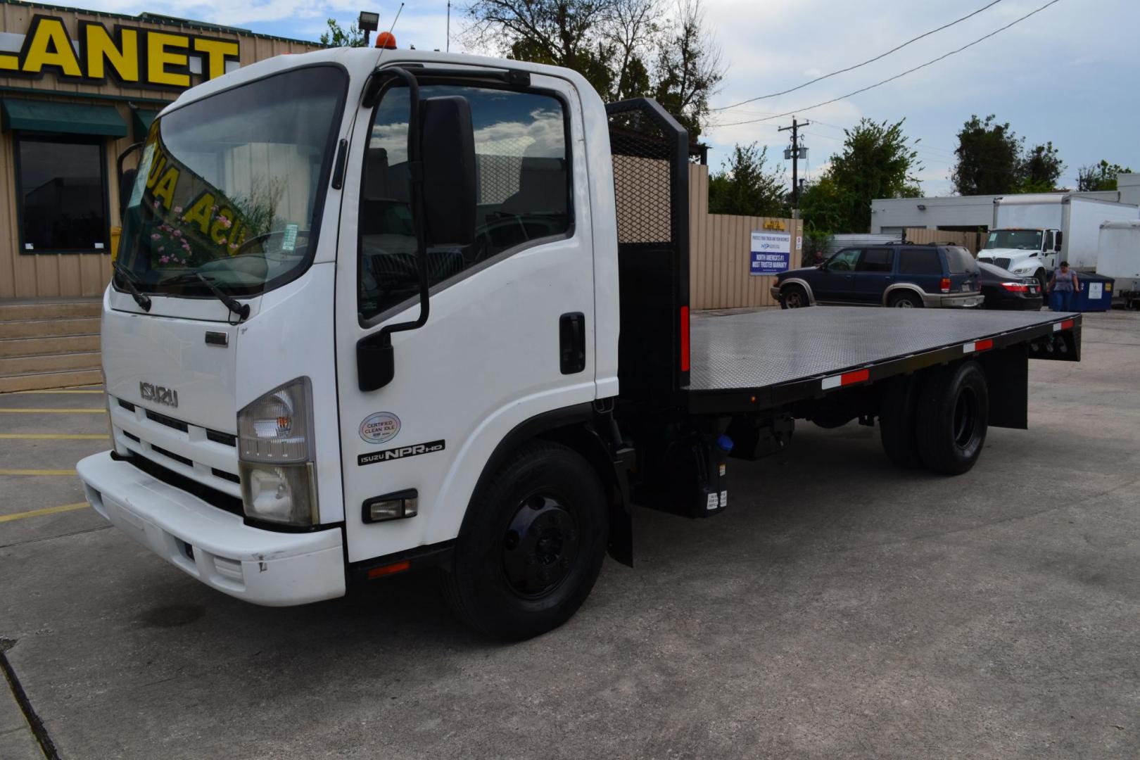 2012 WHITE /GRAY ISUZU NPR with an 4HK1TC 5.2L TURBO-CHARGED DIESEL engine, AUTOMATIC transmission, located at 9172 North Fwy, Houston, TX, 77037, (713) 910-6868, 29.887470, -95.411903 - 14,500 LB GVWR , 16FT FLATBED, 99" WIDE , EXHAUST BRAKE, POWER WINDOWS & LOCKS, COLD A/C - Photo#0