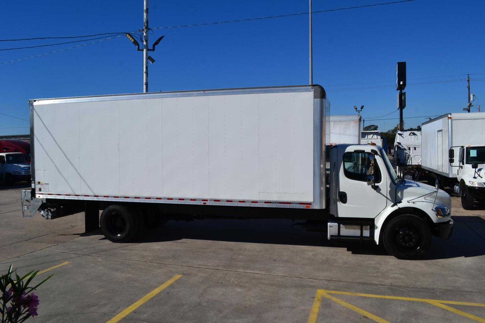 2021 WHITE /BLACK FREIGHTLINER M2-106 with an CUMMINS B6.7L 260HP engine, ALLISON 2100RDS AUTOMATIC transmission, located at 9172 North Fwy, Houston, TX, 77037, (713) 910-6868, 29.887470, -95.411903 - Photo#3