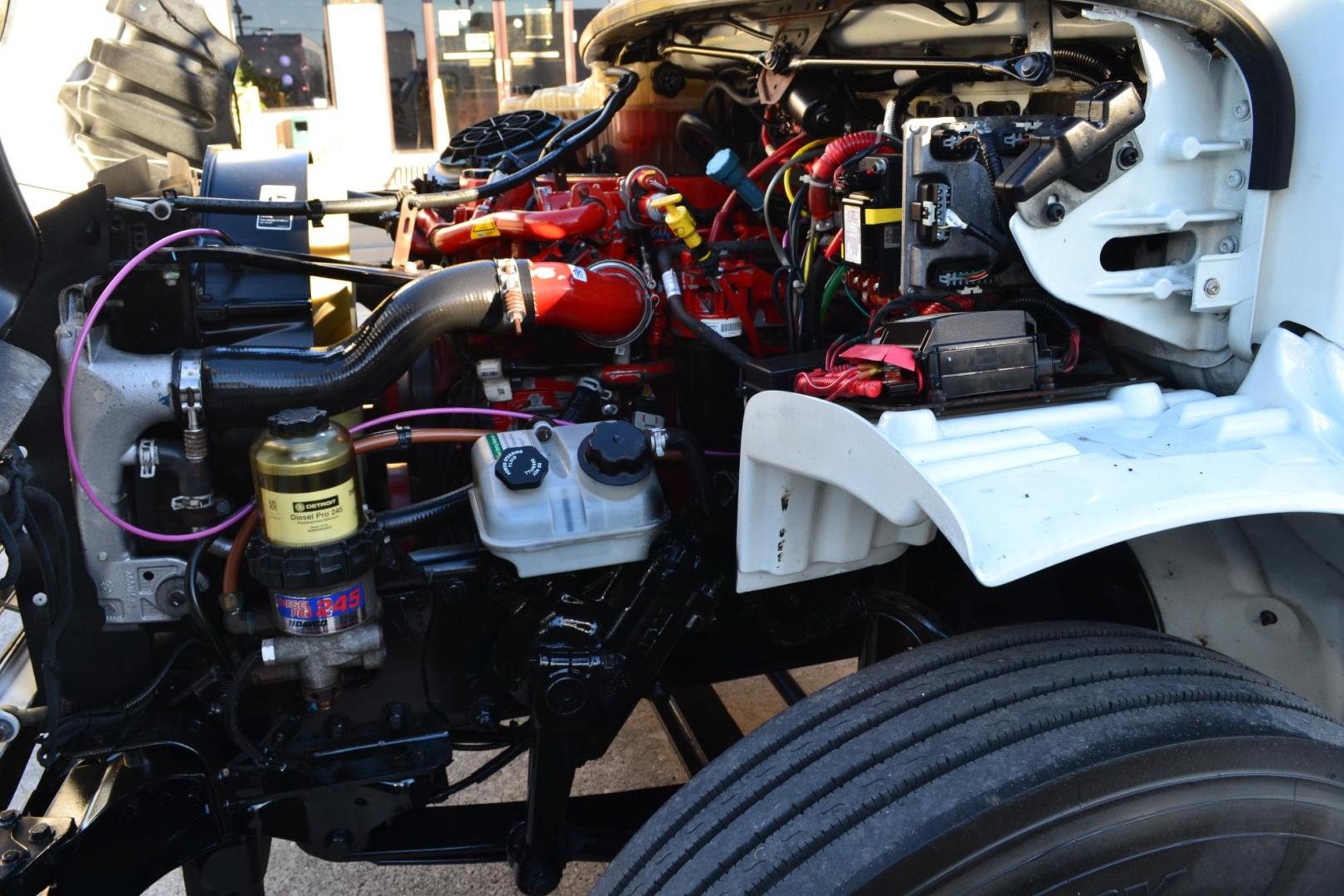 2018 WHITE /BLACK FREIGHTLINER M2-106 with an CUMMINS B6.7L 260HP engine, EATON FULLER PROCISION AUTOMATIC transmission, located at 9172 North Fwy, Houston, TX, 77037, (713) 910-6868, 29.887470, -95.411903 - 26,000 LB GVWR NON CDL, 26FT BOX, 97" X 102", SPRING RIDE, 3,000 LB CAPACITY ALUMINUM LIFT GATE, 3 ROW E-TRACKS, 90 GALLON FUEL TANK - Photo#13