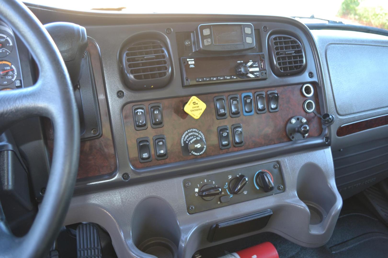 2021 WHITE /BLACK FREIGHTLINER M2-106 with an CUMMINS B6.7L 240HP engine, ALLISON 2100RDS AUTOMATIC transmission, located at 9172 North Fwy, Houston, TX, 77037, (713) 910-6868, 29.887470, -95.411903 - 26,000 LB GVWR NON CDL, MORGAN 26 FT BOX, HEIGHT 103" X WIDTH 102", MAXON 3,000 LB ALUMINUM LIFT GATE, AIR RIDE, EXHAUST BRAKE, DUAL 80 GALLON FUEL TANKS, POWER WINDOWS & LOCKS, COLLISON MITIGATION, LANE ASSIST, - Photo#13