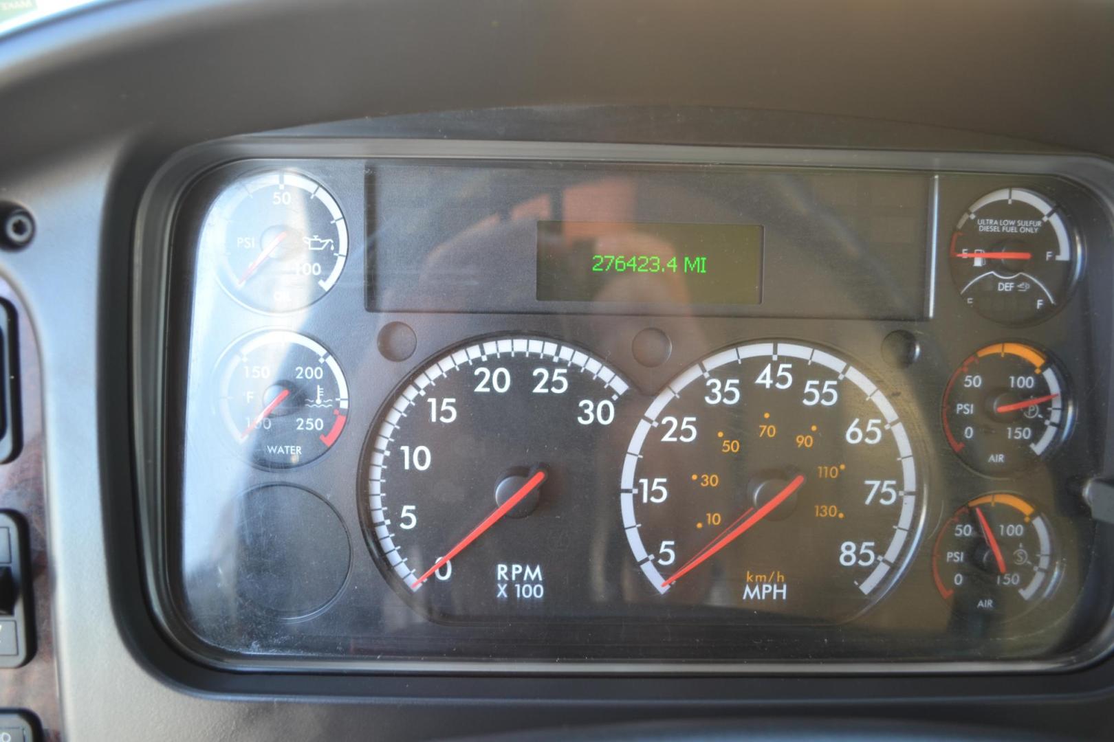 2021 WHITE /BLACK FREIGHTLINER M2-106 with an CUMMINS B6.7L 240HP engine, ALLISON 2100RDS AUTOMATIC transmission, located at 9172 North Fwy, Houston, TX, 77037, (713) 910-6868, 29.887470, -95.411903 - 26,000 LB GVWR NON CDL, MORGAN 26 FT BOX, HEIGHT 103" X WIDTH 102", MAXON 3,000 LB ALUMINUM LIFT GATE, AIR RIDE, EXHAUST BRAKE, DUAL 80 GALLON FUEL TANKS, POWER WINDOWS & LOCKS, COLLISON MITIGATION, LANE ASSIST, - Photo#14