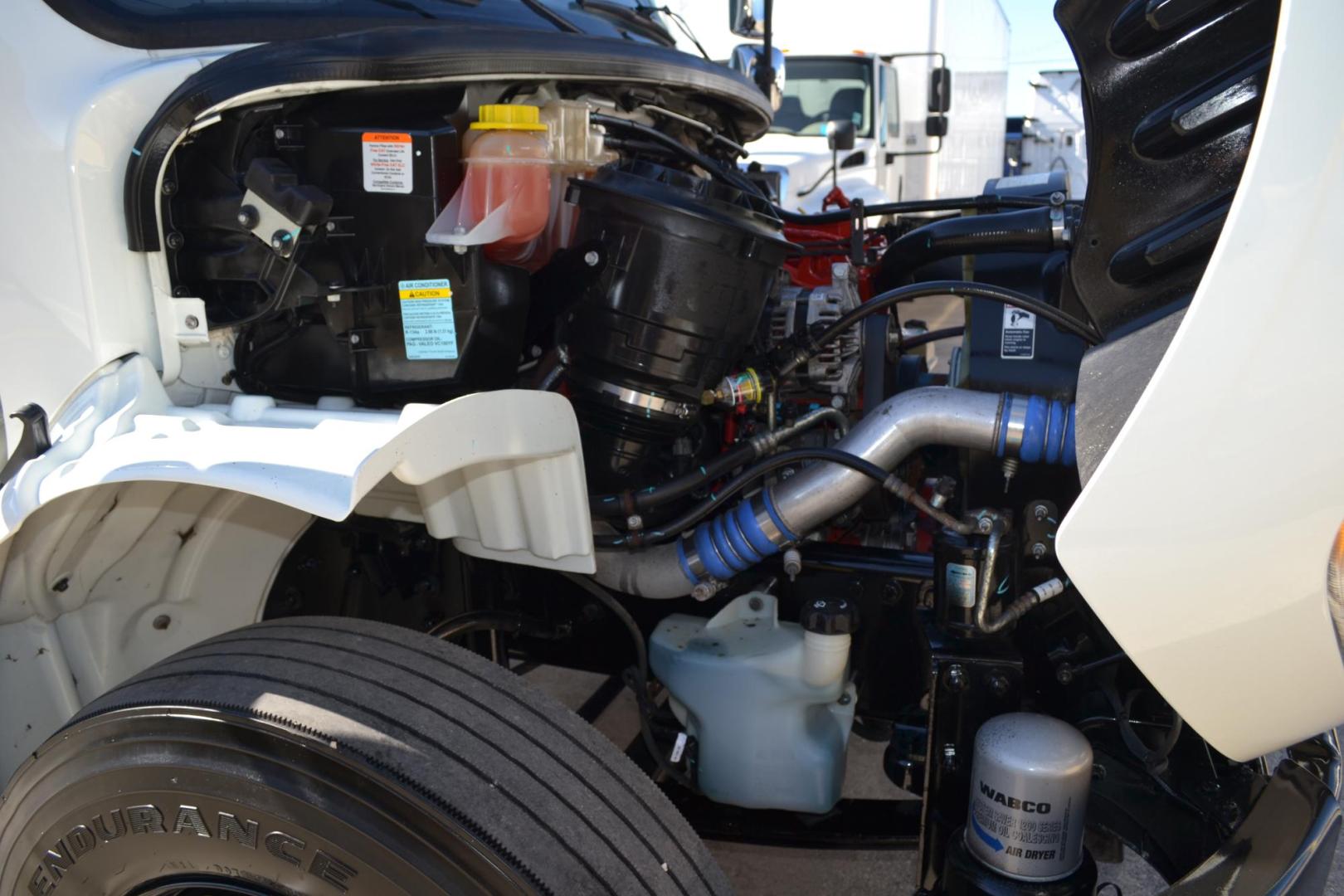 2021 WHITE /BLACK FREIGHTLINER M2-106 with an CUMMINS B6.7L 240HP engine, ALLISON 2100RDS AUTOMATIC transmission, located at 9172 North Fwy, Houston, TX, 77037, (713) 910-6868, 29.887470, -95.411903 - 26,000 LB GVWR NON CDL, MORGAN 26 FT BOX, HEIGHT 103" X WIDTH 102", MAXON 3,000 LB ALUMINUM LIFT GATE, AIR RIDE, EXHAUST BRAKE, DUAL 80 GALLON FUEL TANKS, POWER WINDOWS & LOCKS, COLLISON MITIGATION, LANE ASSIST, - Photo#17