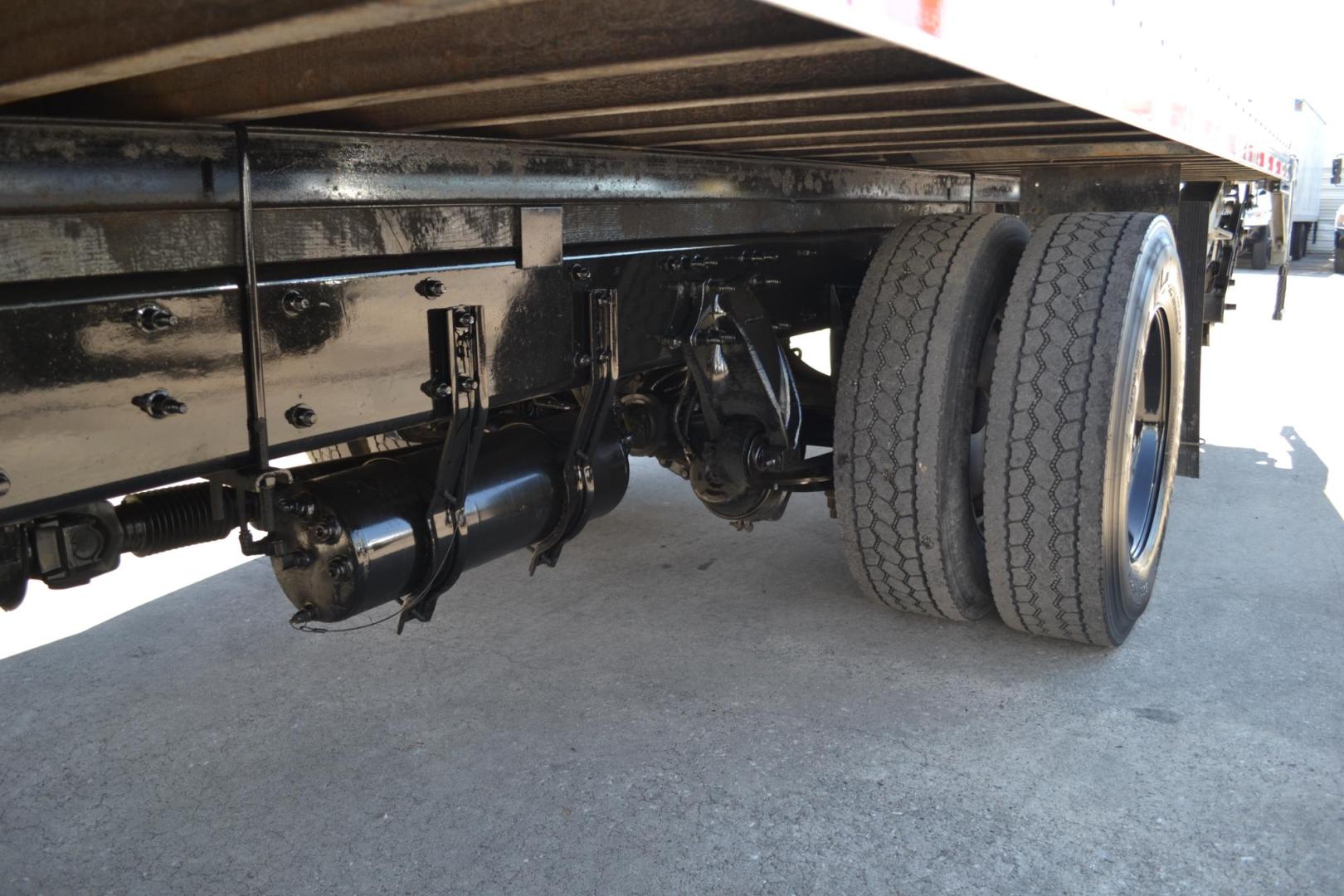 2021 WHITE /BLACK FREIGHTLINER M2-106 with an CUMMINS B6.7L 240HP engine, ALLISON 2100RDS AUTOMATIC transmission, located at 9172 North Fwy, Houston, TX, 77037, (713) 910-6868, 29.887470, -95.411903 - 26,000 LB GVWR NON CDL, MORGAN 26 FT BOX, HEIGHT 103" X WIDTH 102", MAXON 3,000 LB ALUMINUM LIFT GATE, AIR RIDE, EXHAUST BRAKE, DUAL 80 GALLON FUEL TANKS, POWER WINDOWS & LOCKS, COLLISON MITIGATION, LANE ASSIST, - Photo#8