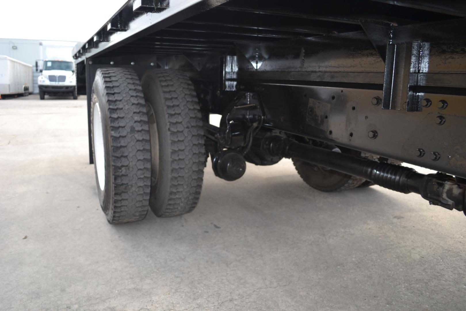 2019 WHITE /BLACK HINO 268 with an JO8E-VB 8.0L 260HP engine, ALLISON 2500RDS AUTOMATIC transmission, located at 9172 North Fwy, Houston, TX, 77037, (713) 910-6868, 29.887470, -95.411903 - Photo#7