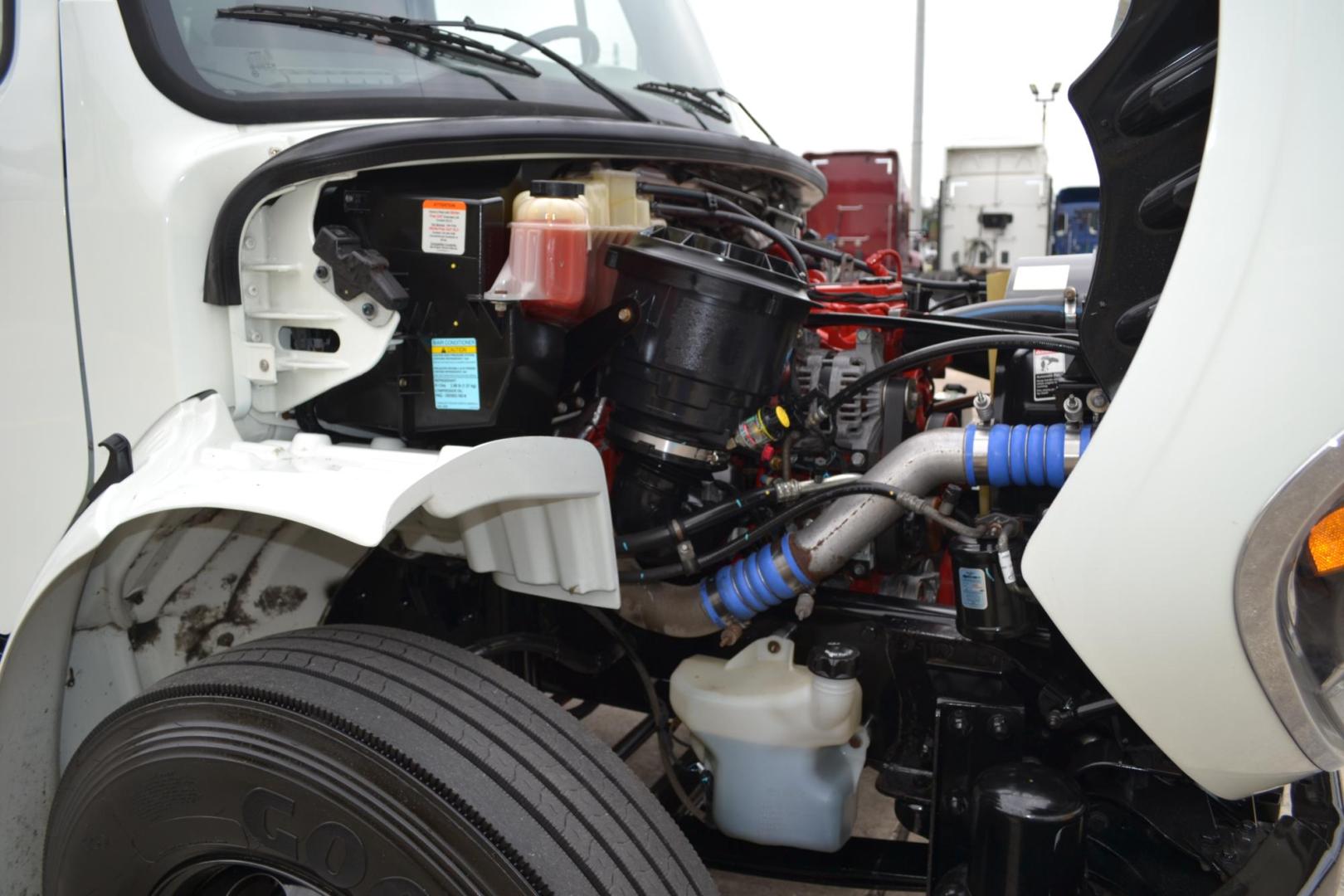 2019 WHITE /BLACK FREIGHTLINER M2-106 with an CUMMINS B6.7L 240HP engine, ALLISON 2500RDS AUTOMATIC transmission, located at 9172 North Fwy, Houston, TX, 77037, (713) 910-6868, 29.887470, -95.411903 - Photo#16