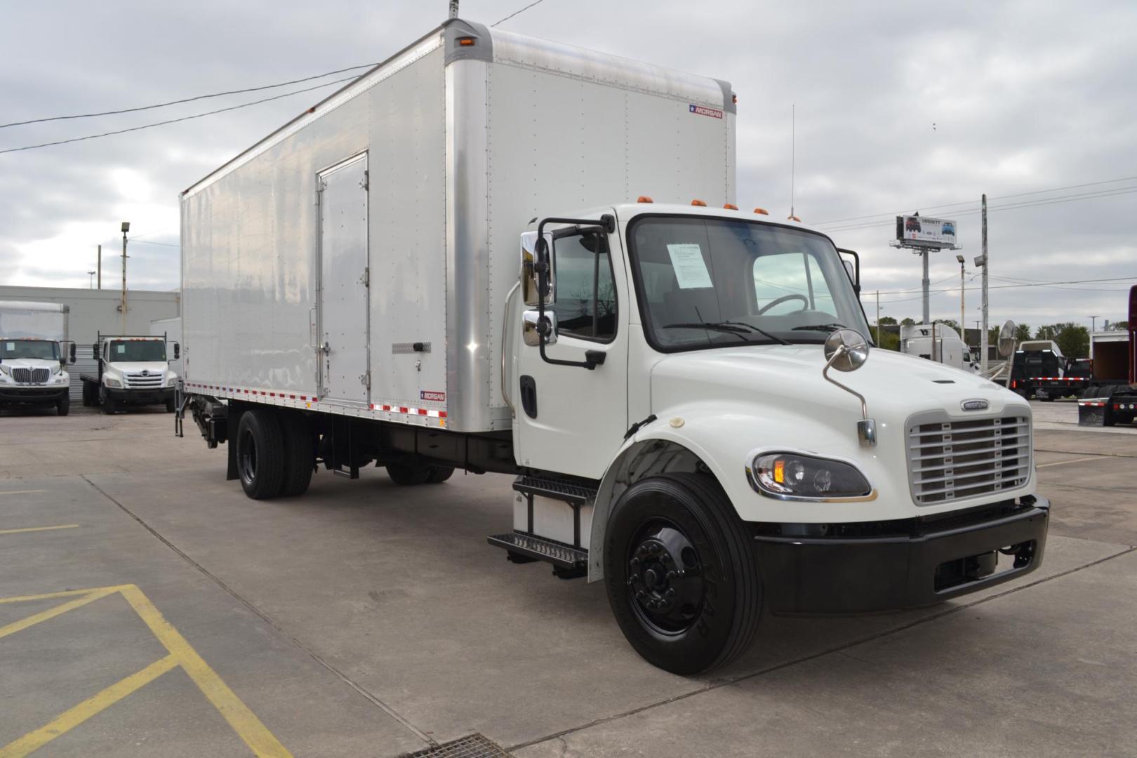 2019 WHITE /BLACK FREIGHTLINER M2-106 with an CUMMINS B6.7L 240HP engine, ALLISON 2500RDS AUTOMATIC transmission, located at 9172 North Fwy, Houston, TX, 77037, (713) 910-6868, 29.887470, -95.411903 - Photo#2