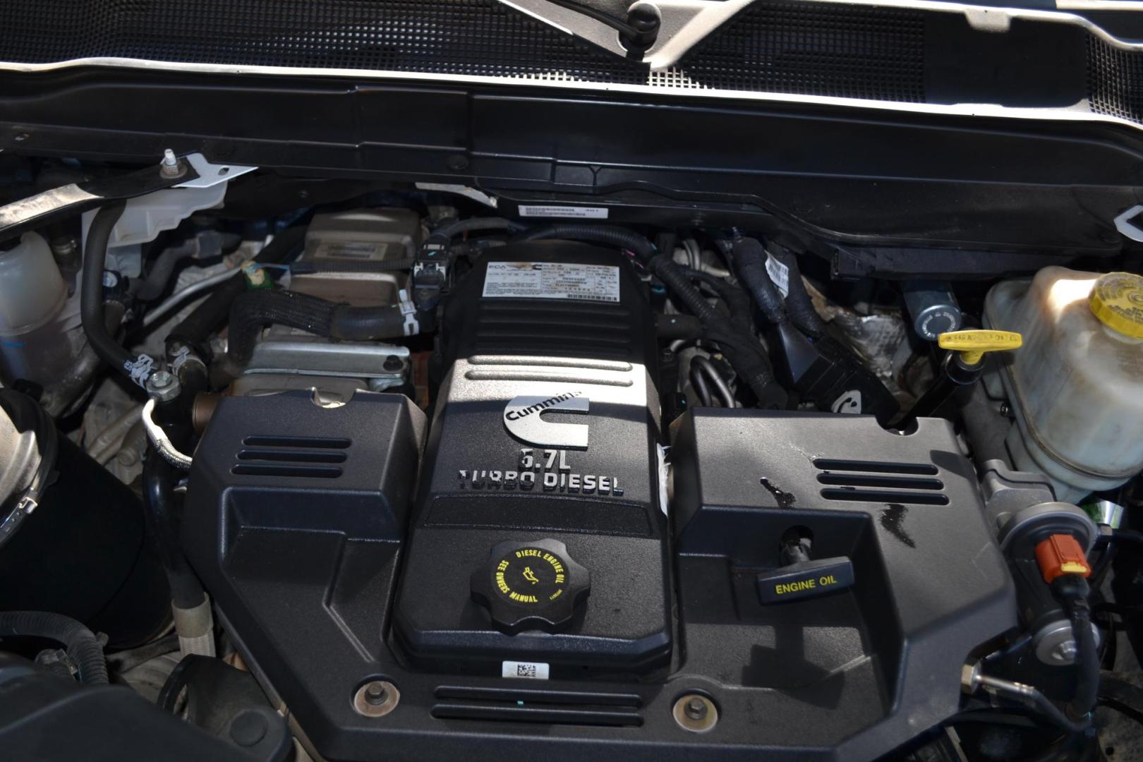 2020 WHITE /BLACK RAM 3500 with an CUMMINS 6.7L TURBO DIESEL engine, AISIN A465 6SPD AUTOMATIC transmission, located at 9172 North Fwy, Houston, TX, 77037, (713) 910-6868, 29.887470, -95.411903 - CREW CAB, 4X4, 9FT FLATBED, 100" WIDE, EXHAUST BRAKE, GOOSENECK / BUMPER PULL HITCH, POWER WINDOWS & LOCKS - Photo#17