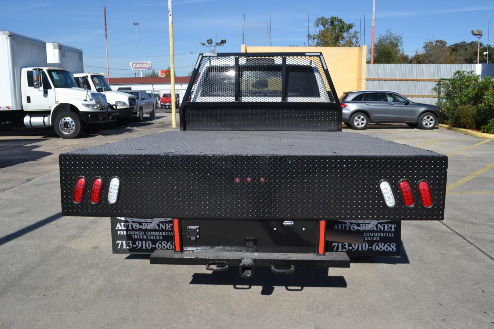 2020 WHITE /BLACK RAM 3500 with an CUMMINS 6.7L TURBO DIESEL engine, AISIN A465 6SPD AUTOMATIC transmission, located at 9172 North Fwy, Houston, TX, 77037, (713) 910-6868, 29.887470, -95.411903 - CREW CAB, 4X4, 9FT FLATBED, 100" WIDE, EXHAUST BRAKE, GOOSENECK / BUMPER PULL HITCH, POWER WINDOWS & LOCKS - Photo#5