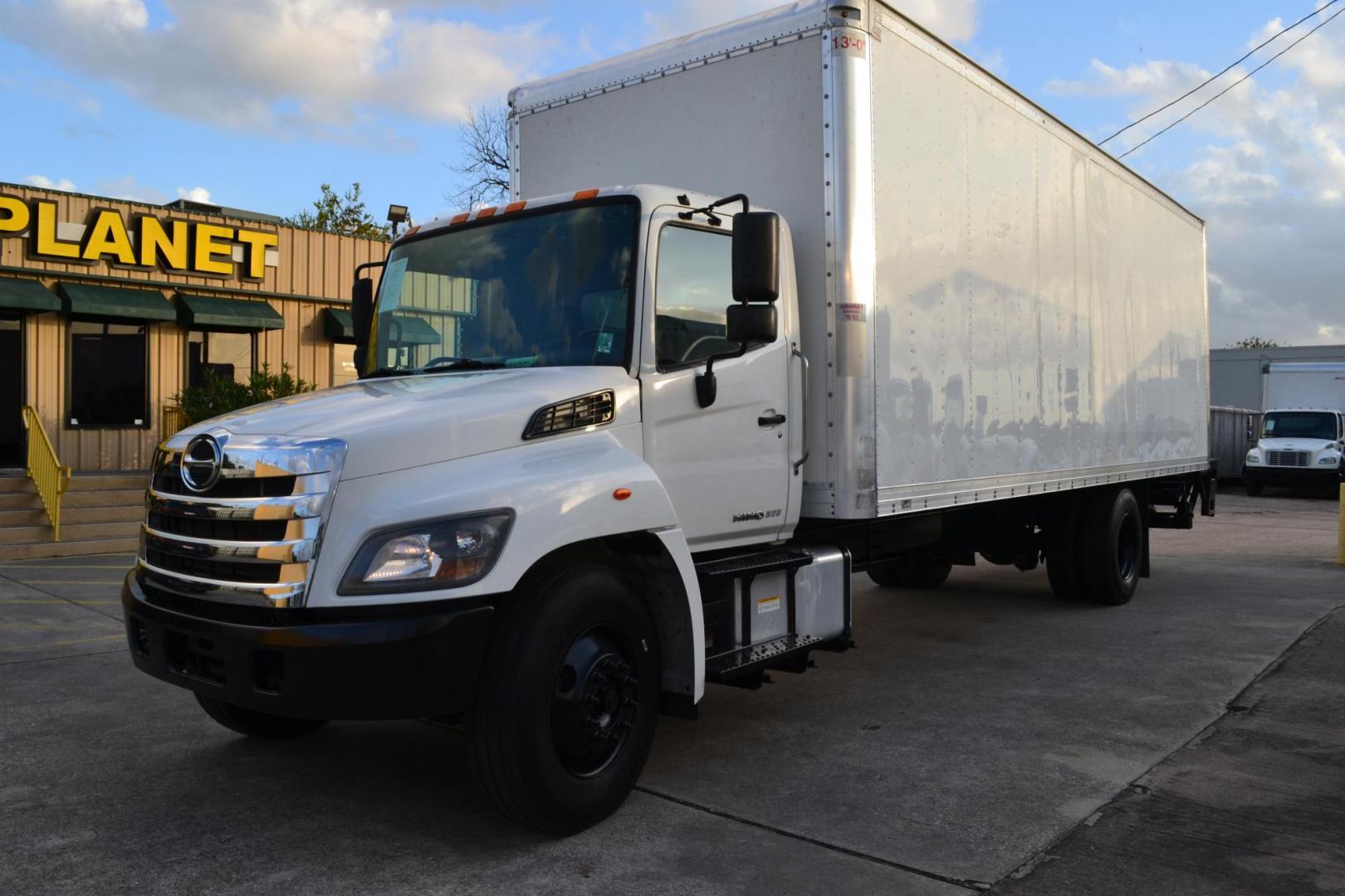 2020 WHITE /BLACK HINO 268 with an JO8E-WU 8.0L 230HP engine, ALLISON 2200HS AUTOMATIC transmission, located at 9172 North Fwy, Houston, TX, 77037, (713) 910-6868, 29.887470, -95.411903 - Photo#0