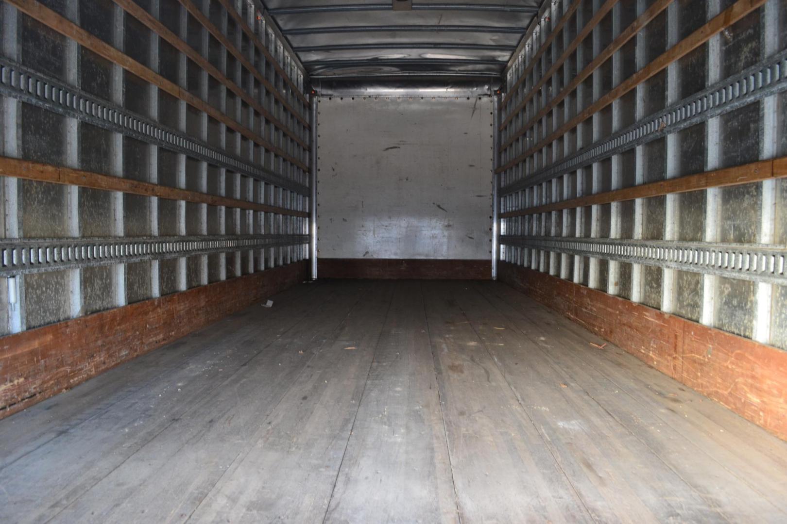 2020 WHITE /BLACK HINO 268 with an JO8E-WU 8.0L 230HP engine, ALLISON 2200HS AUTOMATIC transmission, located at 9172 North Fwy, Houston, TX, 77037, (713) 910-6868, 29.887470, -95.411903 - Photo#7