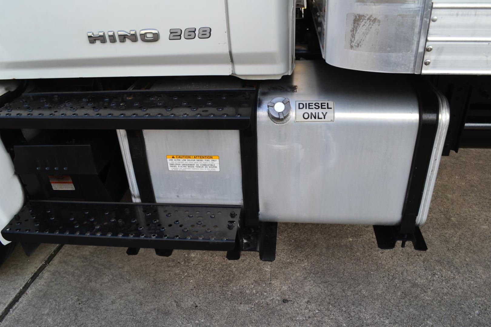 2020 WHITE /BLACK HINO 268 with an JO8E-WU 8.0L 230HP engine, ALLISON 2200HS AUTOMATIC transmission, located at 9172 North Fwy, Houston, TX, 77037, (713) 910-6868, 29.887470, -95.411903 - Photo#8