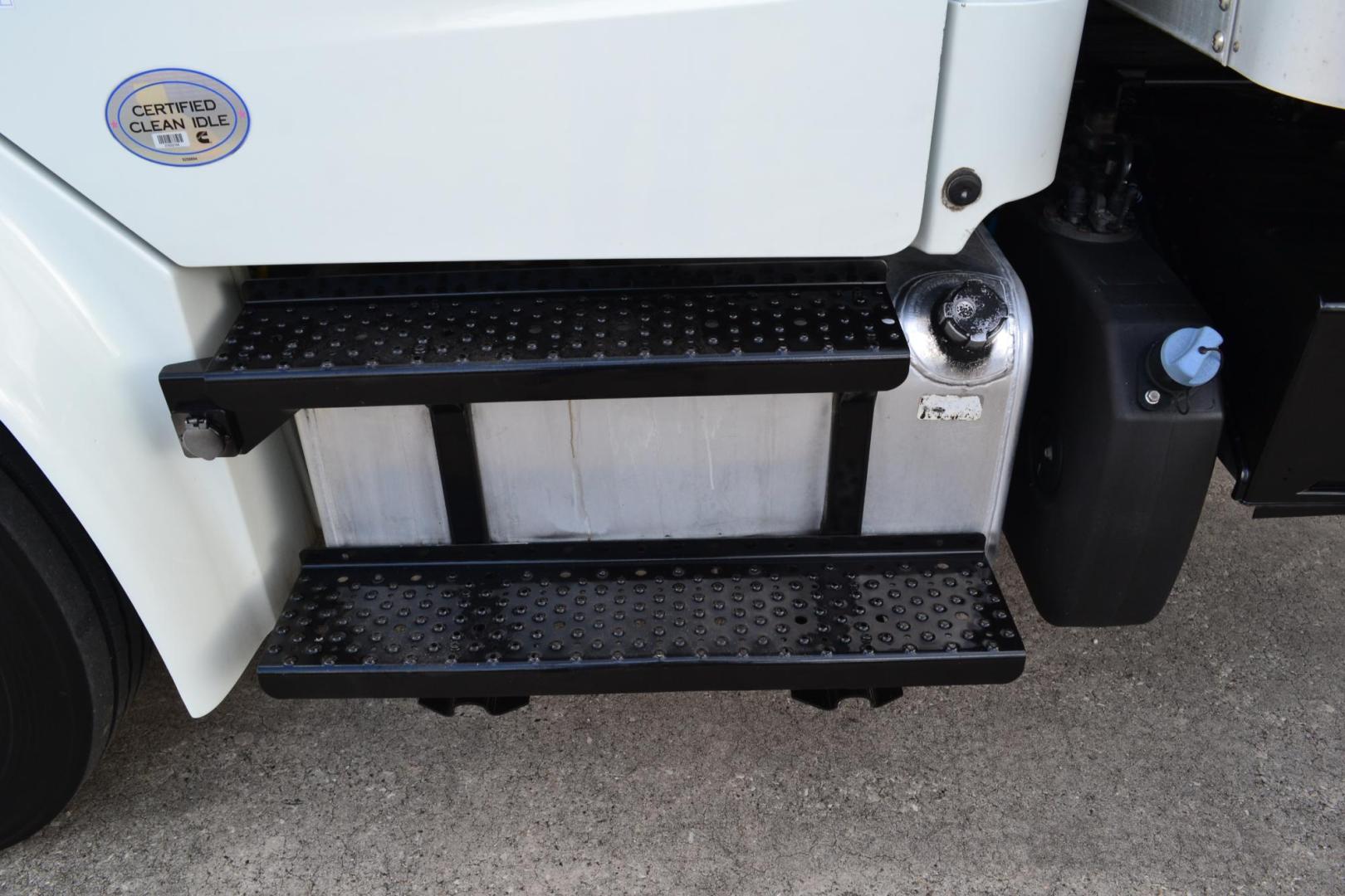 2020 WHITE /BLACK FREIGHTLINER M2-106 with an CUMMINS B6.7L 240HP engine, ALLISON 2500RDS AUTOMATIC transmission, located at 9172 North Fwy, Houston, TX, 77037, (713) 910-6868, 29.887470, -95.411903 - Photo#12
