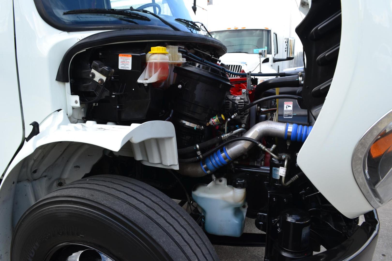 2020 WHITE /BLACK FREIGHTLINER M2-106 with an CUMMINS B6.7L 240HP engine, ALLISON 2500RDS AUTOMATIC transmission, located at 9172 North Fwy, Houston, TX, 77037, (713) 910-6868, 29.887470, -95.411903 - Photo#15