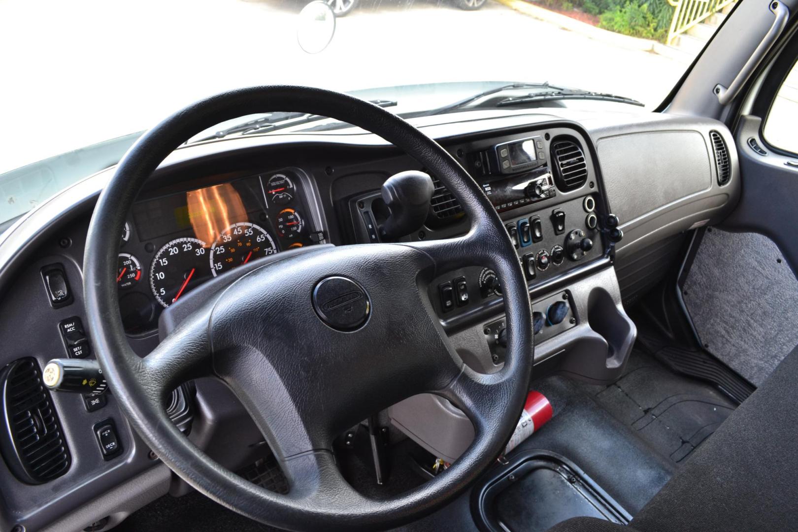 2020 WHITE /BLACK FREIGHTLINER M2-106 with an CUMMINS B6.7L 240HP engine, ALLISON 2500RDS AUTOMATIC transmission, located at 9172 North Fwy, Houston, TX, 77037, (713) 910-6868, 29.887470, -95.411903 - Photo#18
