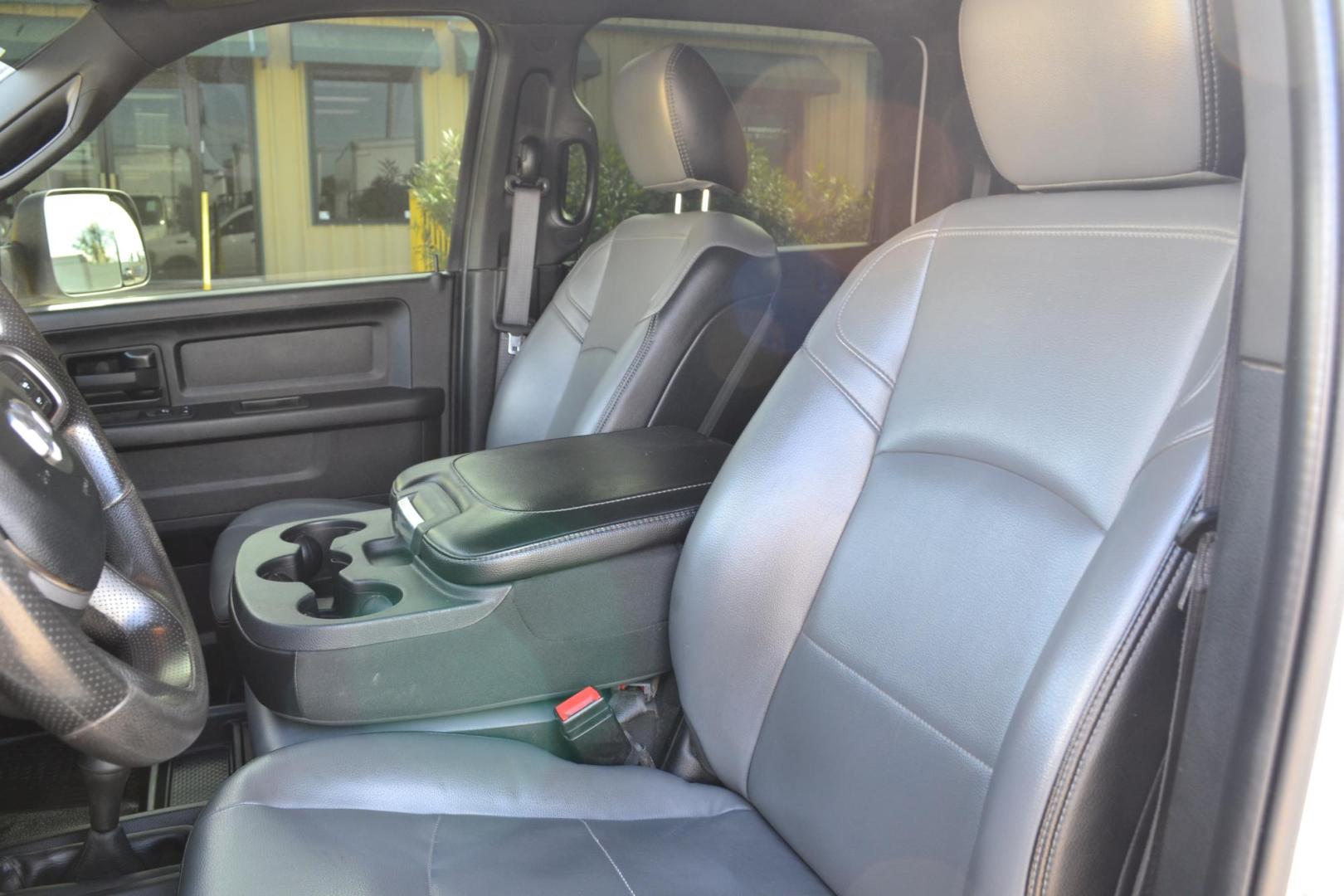 2022 WHITE /BLACK RAM 3500 with an CUMMINS 6.7L TURBO DIESEL engine, AISIN A465 6SPD AUTOMATIC transmission, located at 9172 North Fwy, Houston, TX, 77037, (713) 910-6868, 29.887470, -95.411903 - 4X4, 9FT X 96" FLATBED, GOOSENECK/BUMPER PULL HITCH, TOOL BOX, POWER WINDOWS, LOCKS & MIRRORS, CREW CAB - Photo#10