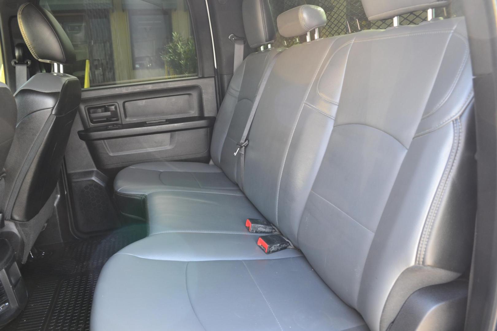 2022 WHITE /BLACK RAM 3500 with an CUMMINS 6.7L TURBO DIESEL engine, AISIN A465 6SPD AUTOMATIC transmission, located at 9172 North Fwy, Houston, TX, 77037, (713) 910-6868, 29.887470, -95.411903 - 4X4, 9FT X 96" FLATBED, GOOSENECK/BUMPER PULL HITCH, TOOL BOX, POWER WINDOWS, LOCKS & MIRRORS, CREW CAB - Photo#8