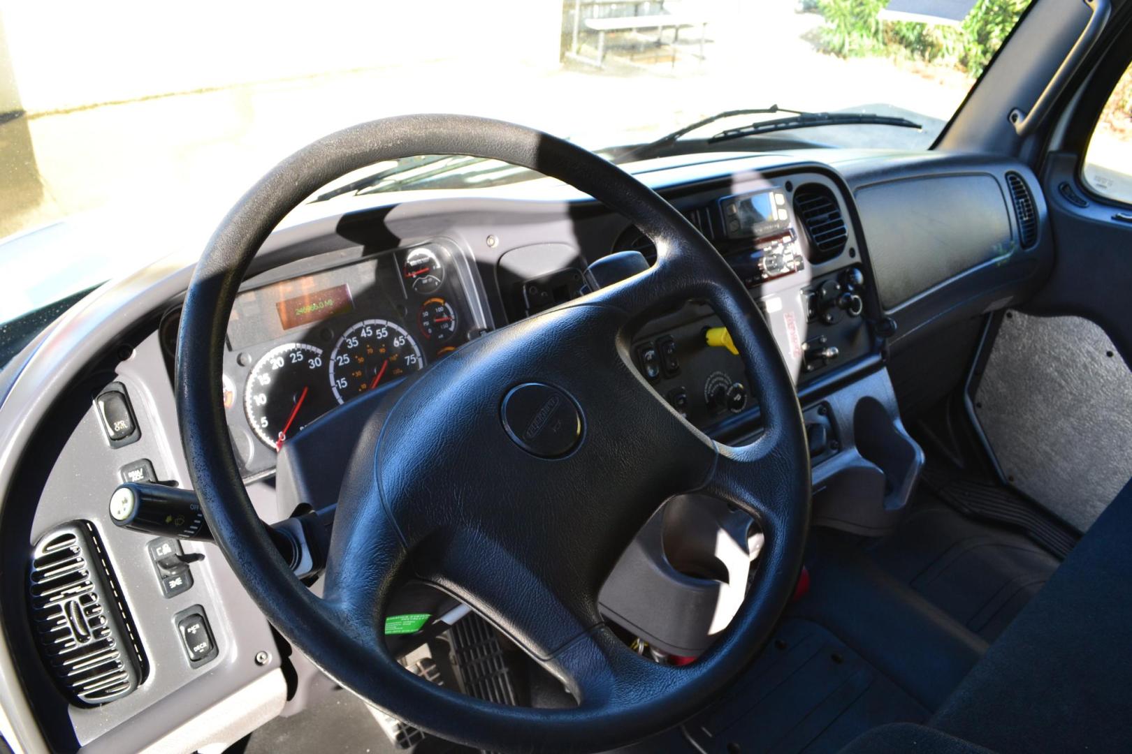 2018 WHITE /BLACK FREIGHTLINER M2-106 (3ALACWFCXJD) with an CUMMINS B6.7L 240HP engine, ALLISON 2500RDS AUTOMATIC transmission, located at 9172 North Fwy, Houston, TX, 77037, (713) 910-6868, 29.887470, -95.411903 - 26,000 LB GVWR NON CDL, 26 FT BOX X HEIGHT 103" X WIDTH 102", AIR RIDE SUSPENSION, EXHAUST BRAKE, WALTCO 3,000 LB CAPACITY ALUMINUM LIFT GATE, DUAL 50 GALLON FUEL TANKS, COLLISION MITIGATION, POWER WINDOWS & LOCKS, HEATED MIRRORS - Photo#14