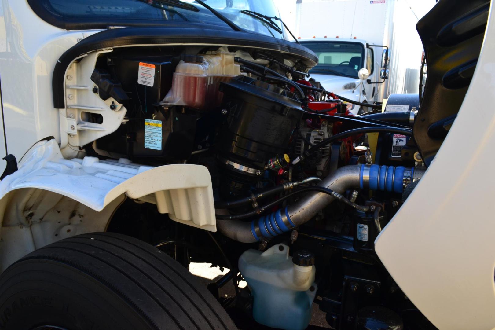 2018 WHITE /BLACK FREIGHTLINER M2-106 (3ALACWFCXJD) with an CUMMINS B6.7L 240HP engine, ALLISON 2500RDS AUTOMATIC transmission, located at 9172 North Fwy, Houston, TX, 77037, (713) 910-6868, 29.887470, -95.411903 - 26,000 LB GVWR NON CDL, 26 FT BOX X HEIGHT 103" X WIDTH 102", AIR RIDE SUSPENSION, EXHAUST BRAKE, WALTCO 3,000 LB CAPACITY ALUMINUM LIFT GATE, DUAL 50 GALLON FUEL TANKS, COLLISION MITIGATION, POWER WINDOWS & LOCKS, HEATED MIRRORS - Photo#16